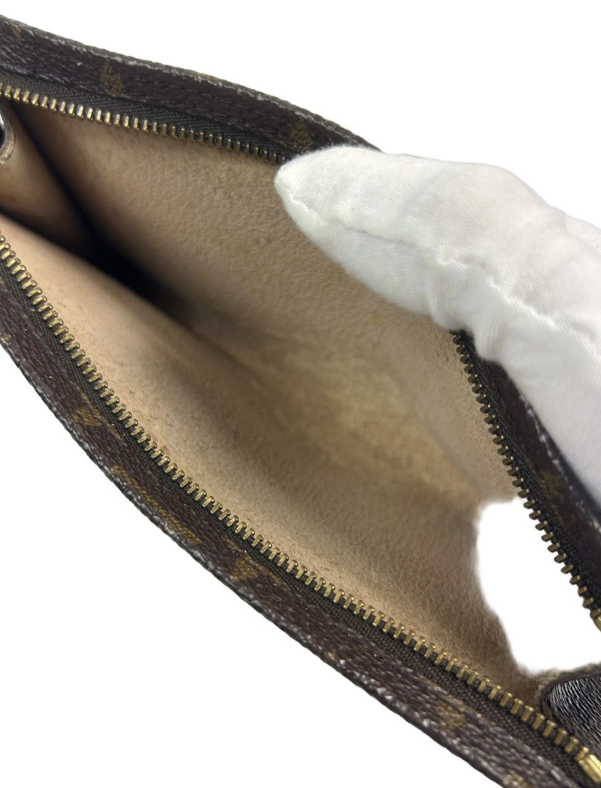 Louis Vuitton Louis Vuitton Monogram Toiletry Pouch Size ONE SIZE - 3 Thumbnail