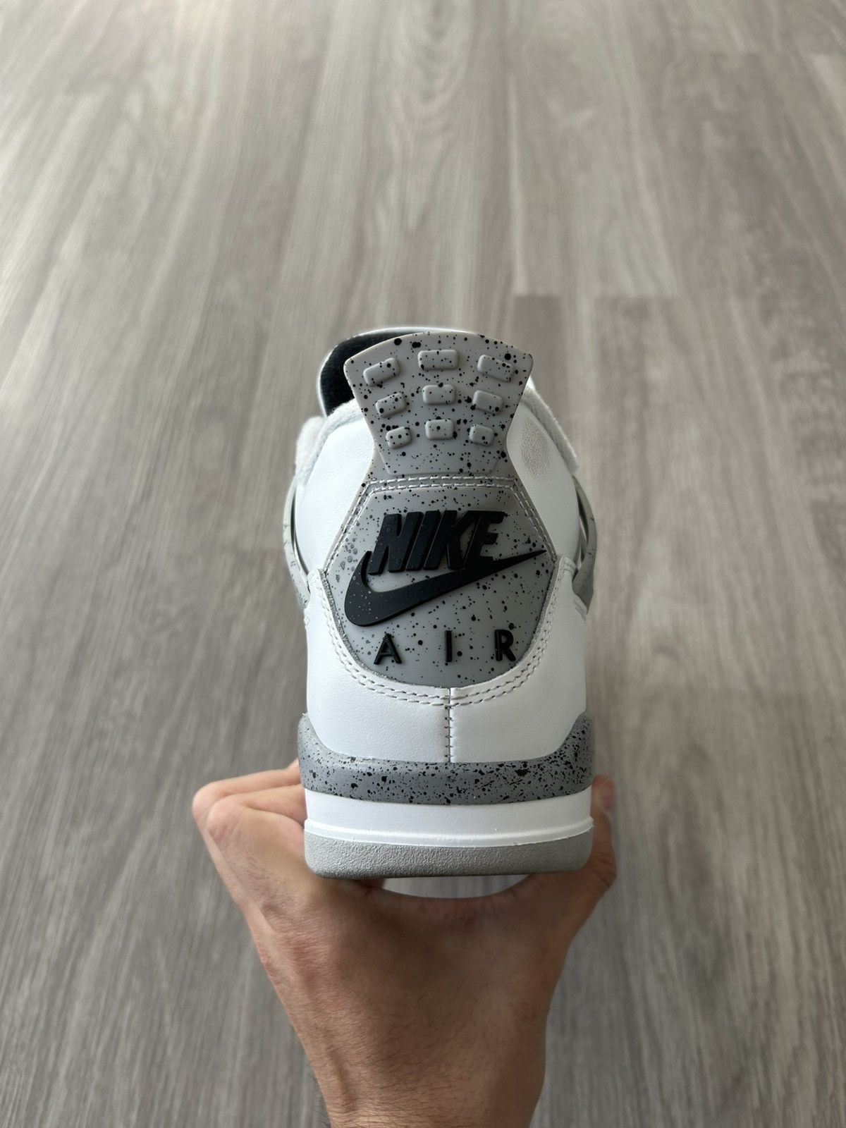 Jordan Brand Air Jordan Retro 4 White Cement 2025 Size 7 Size US 7 / EU 40 - 10 Thumbnail
