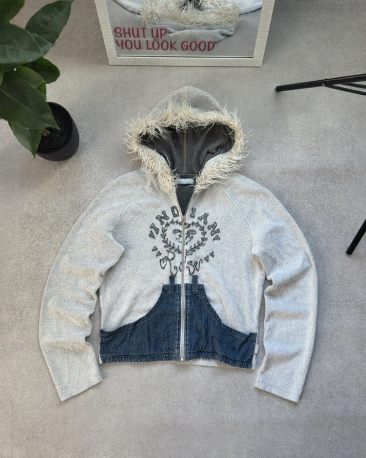 Japanese Brand Vintage Indian Rose Y2K Faux Fur Hood Cloth ZipHoodie Woman Size L / US 10 / IT 46 - 1 Thumbnail