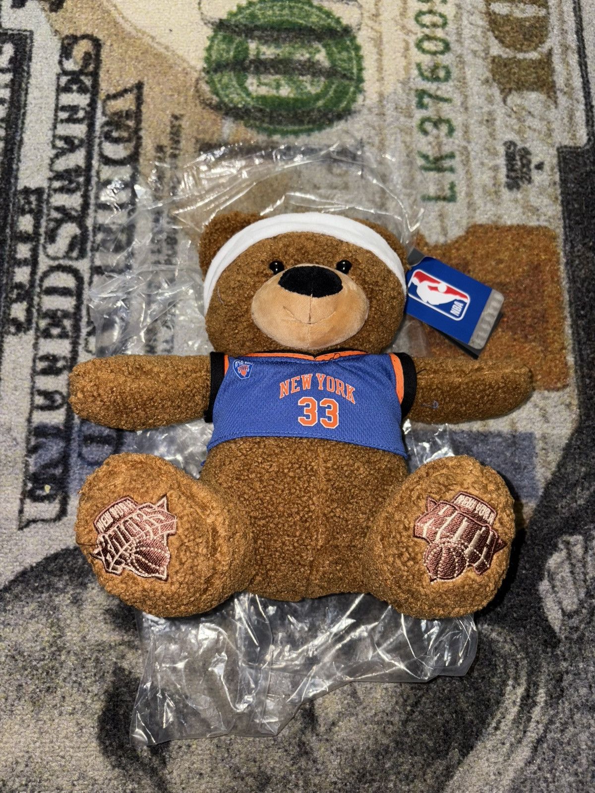ぬいぐるみ Kith for the New York Knicks Teddy Bear Kith for the New York Knicks Teddy Bear - Multi – Kith Europe