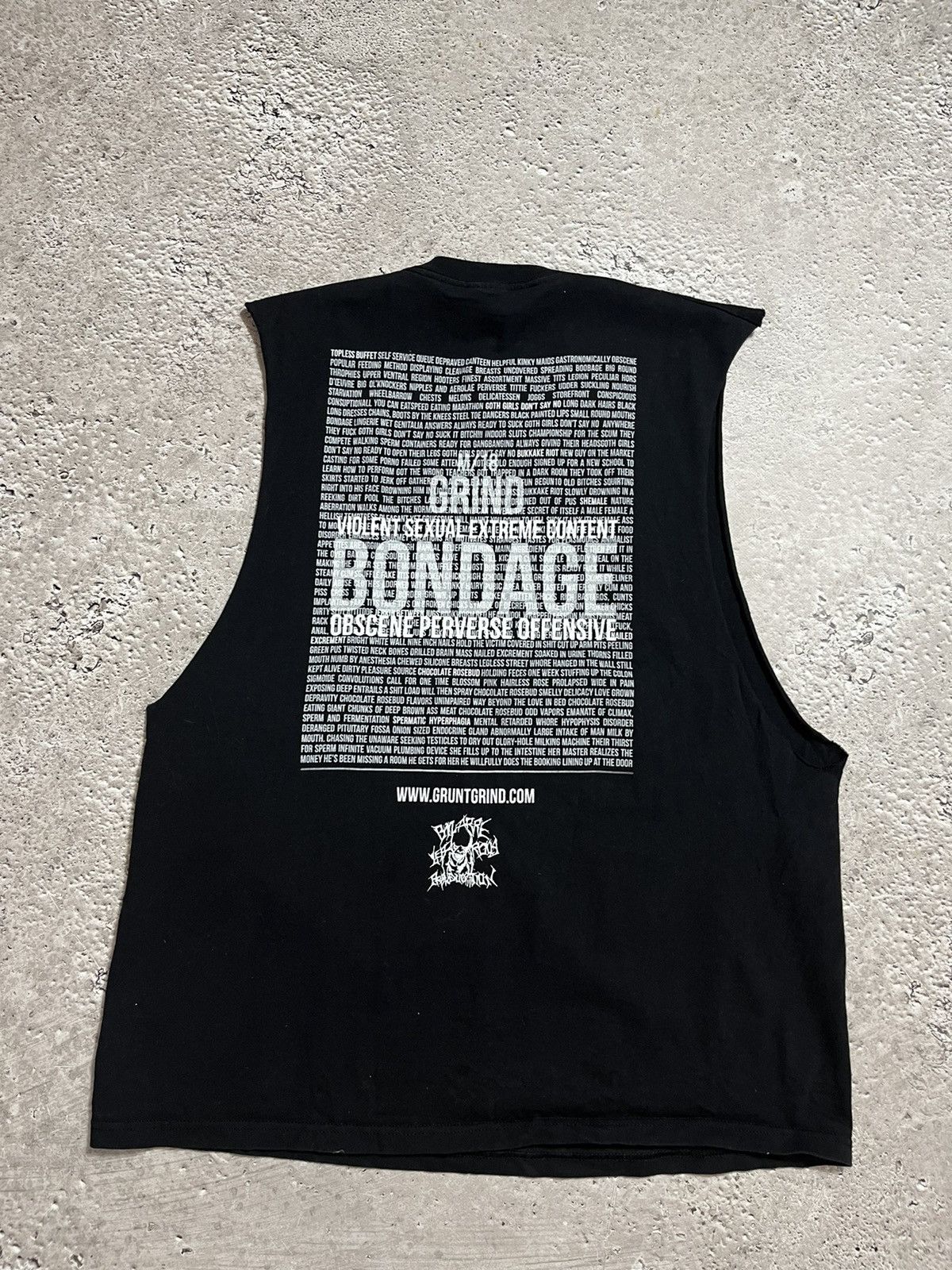 Band Tees Grunt Grind sleeveless tank top Size US XL / EU 56 / 4 - 6 Thumbnail