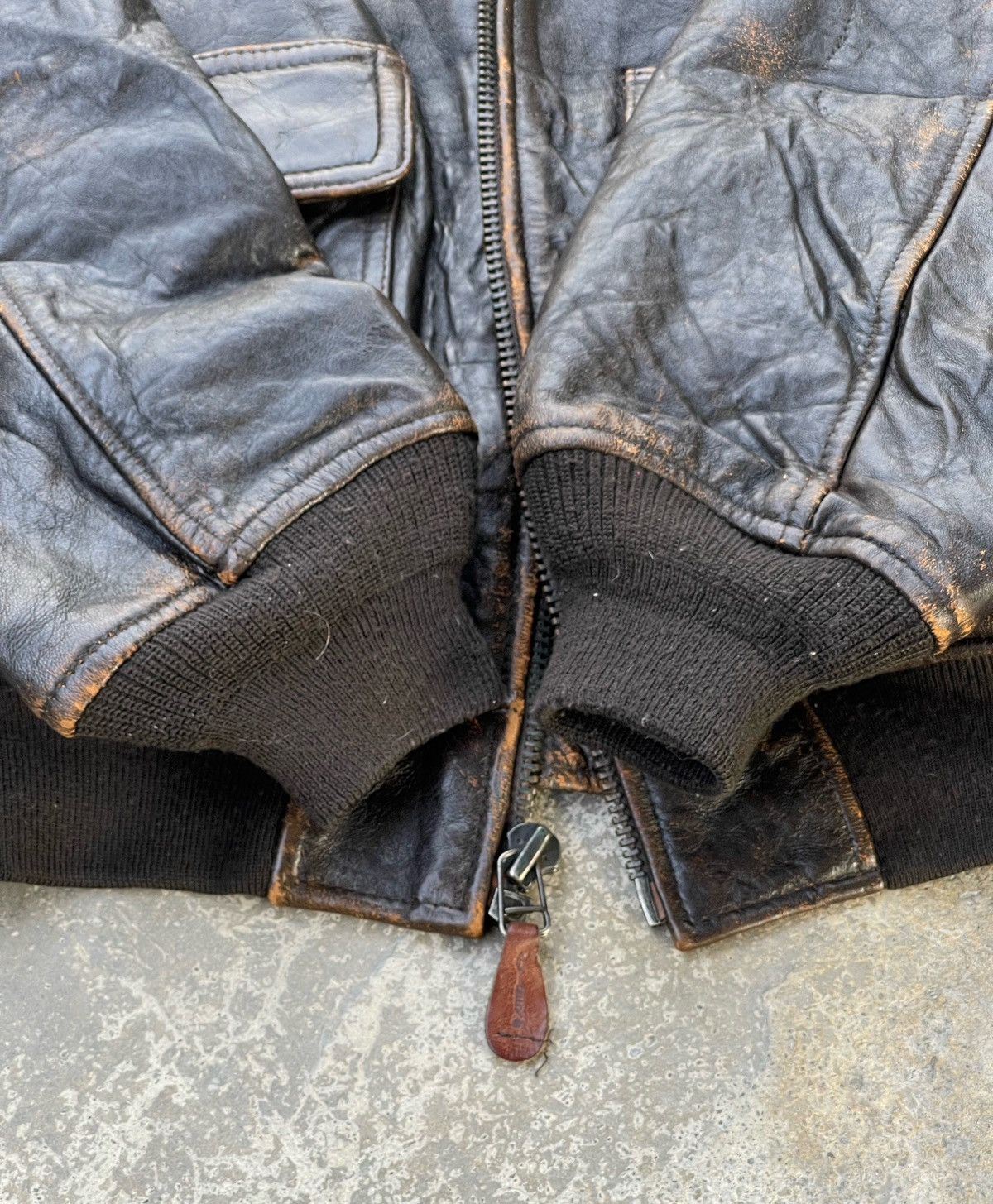 Avirex 🔥VINTAGE 80s AVIREX U.S.NAVY GENUINE LEATHER FLIGHT JACKET Size US S / EU 44-46 / 1 - 14 Thumbnail