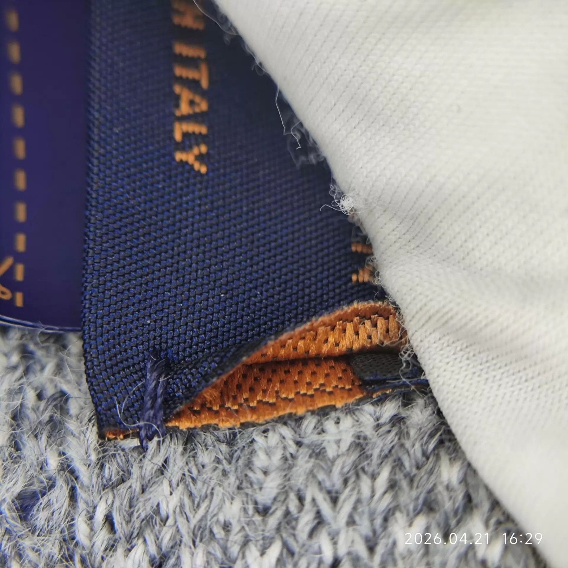 Louis Vuitton LV Monogram Cashmere Scarf Gray 180x30 Size ONE SIZE - 4 Thumbnail