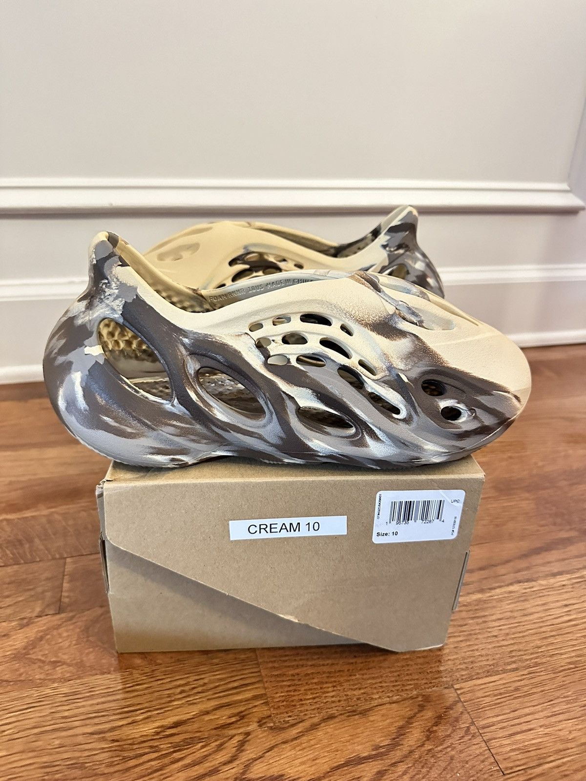 adidas gazelle silver green womens adidas Yeezy Boost 700 Analog  Three House