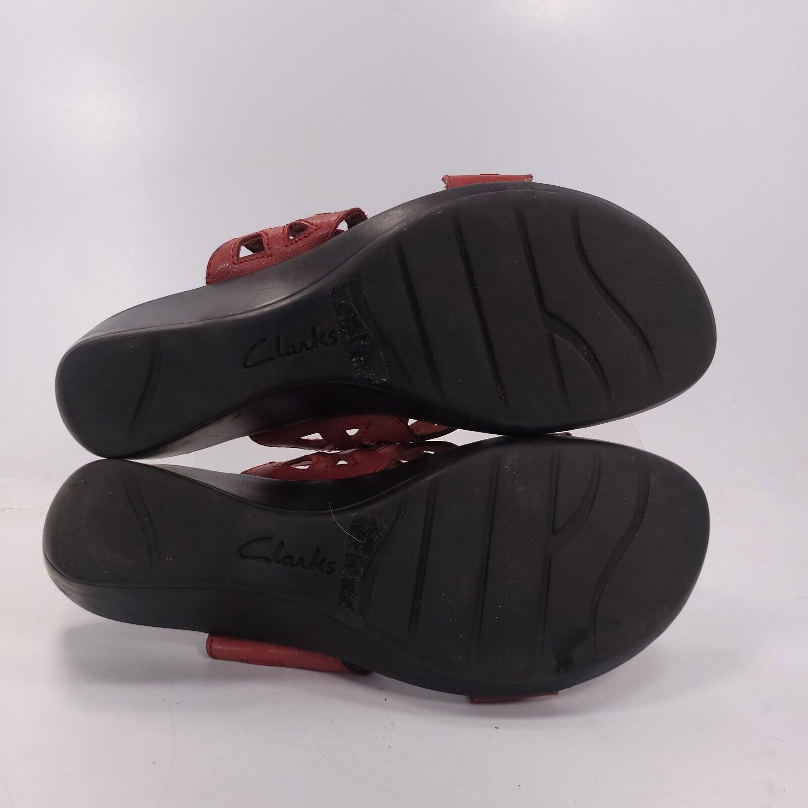 Clarks Clarks Bendables Wedge Sandal Womens Size 7 37063 Red Black Size US 7 / IT 37 - 7 Thumbnail