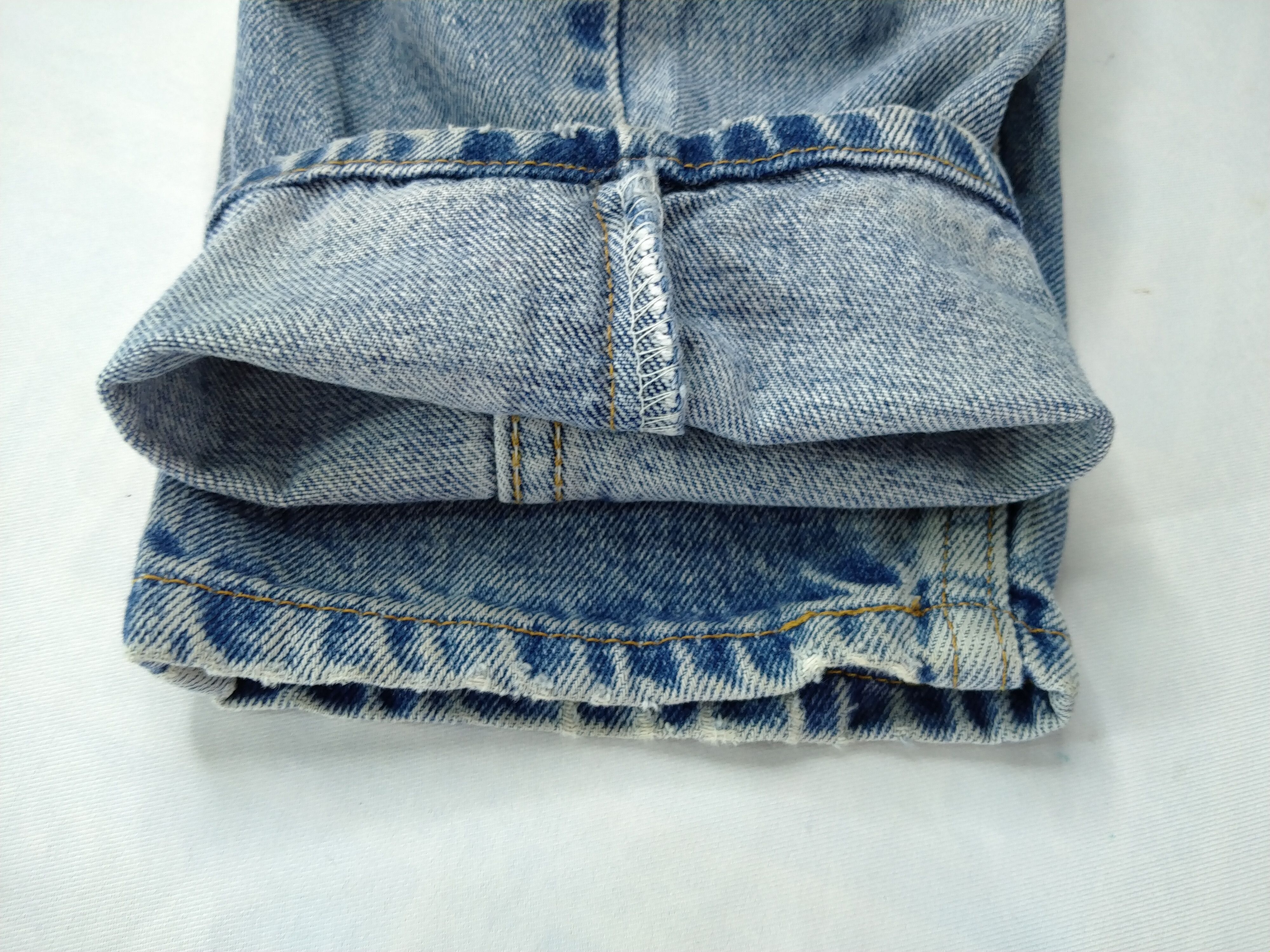 Japanese Brand 90s Blue Wash Vintage Levi's 550 Relaxed Denim 32x28.5 JN436 Size US 32 / EU 48 - 13 Thumbnail