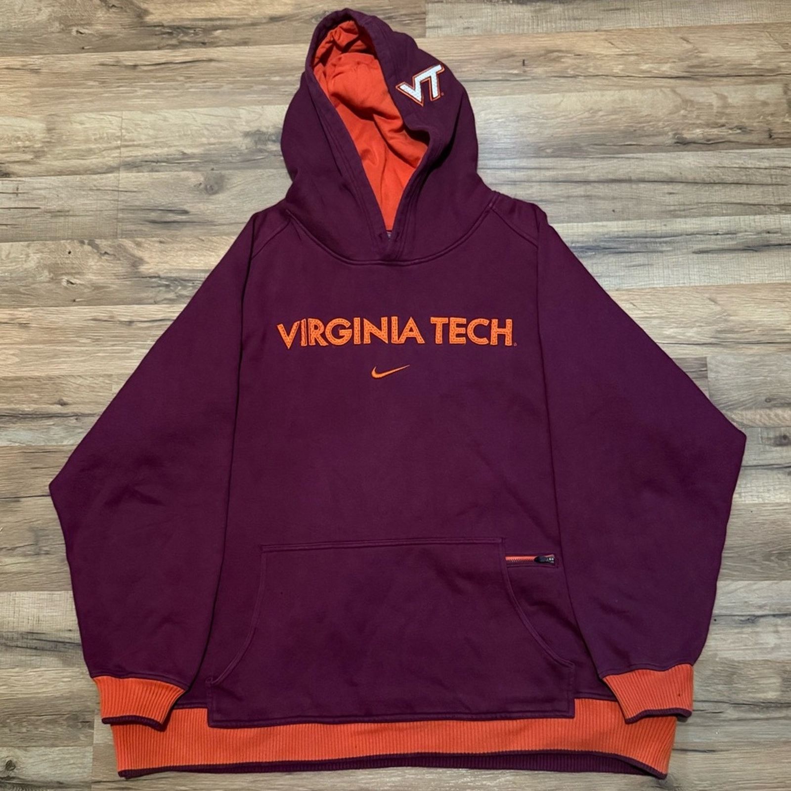 Nike 90s Nike Team Virginia Tech Center Swoosh Hoodie Size US XL / EU 56 / 4 - 1 Thumbnail