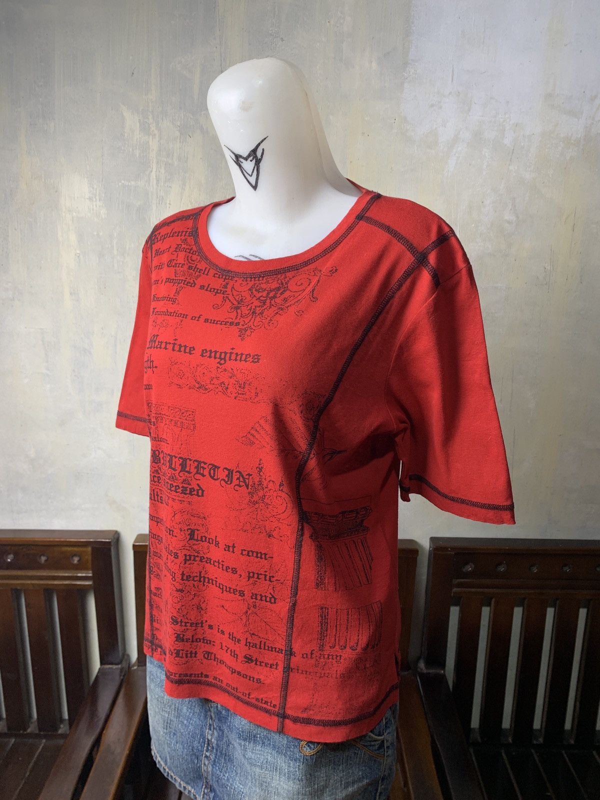 Seditionaries 2000s Gardenia Japan Red Poem Goth Graphic Contrast Tee Size M / US 6-8 / IT 42-44 - 2 Thumbnail