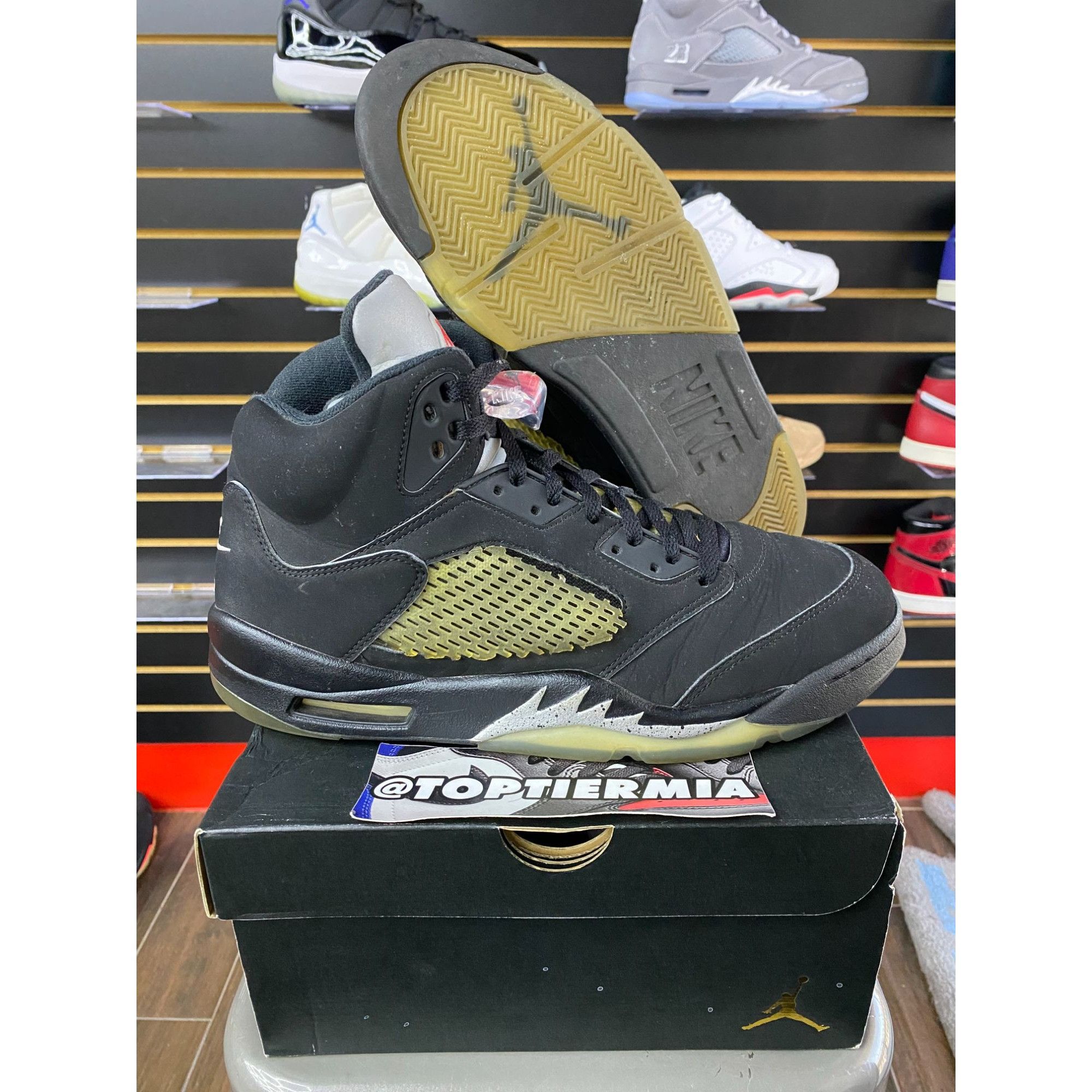 AIR JORDAN 5 BLACK METALLIC 2016 SZ 12