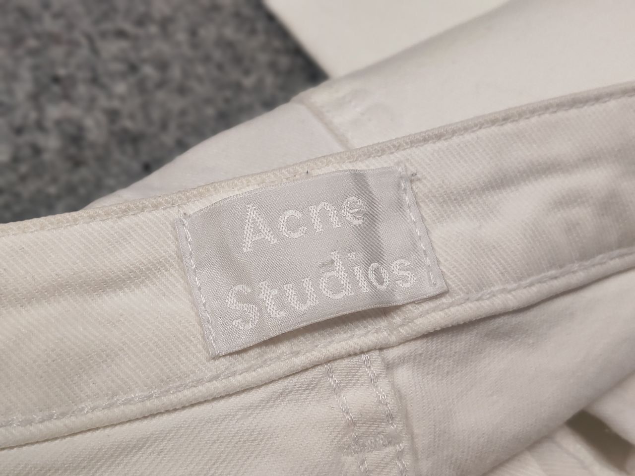Acne Studios Acne Studios Mello Optic Flared Jeans Vintage White Wash Size 26" / US 2 / IT 38 - 11 Thumbnail