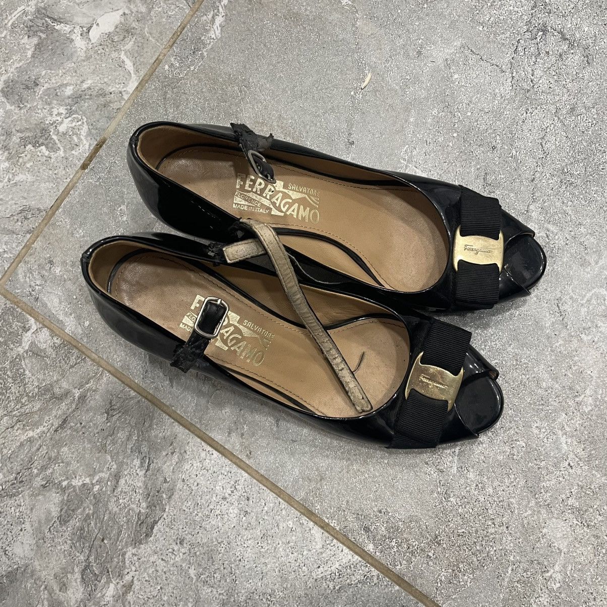 Salvatore Ferragamo OSIMO BLACK PATENT LEATHER VARA BOW LOGO PLATFORM PUMPS 7 B Size US 7 / IT 37 - 8 Thumbnail