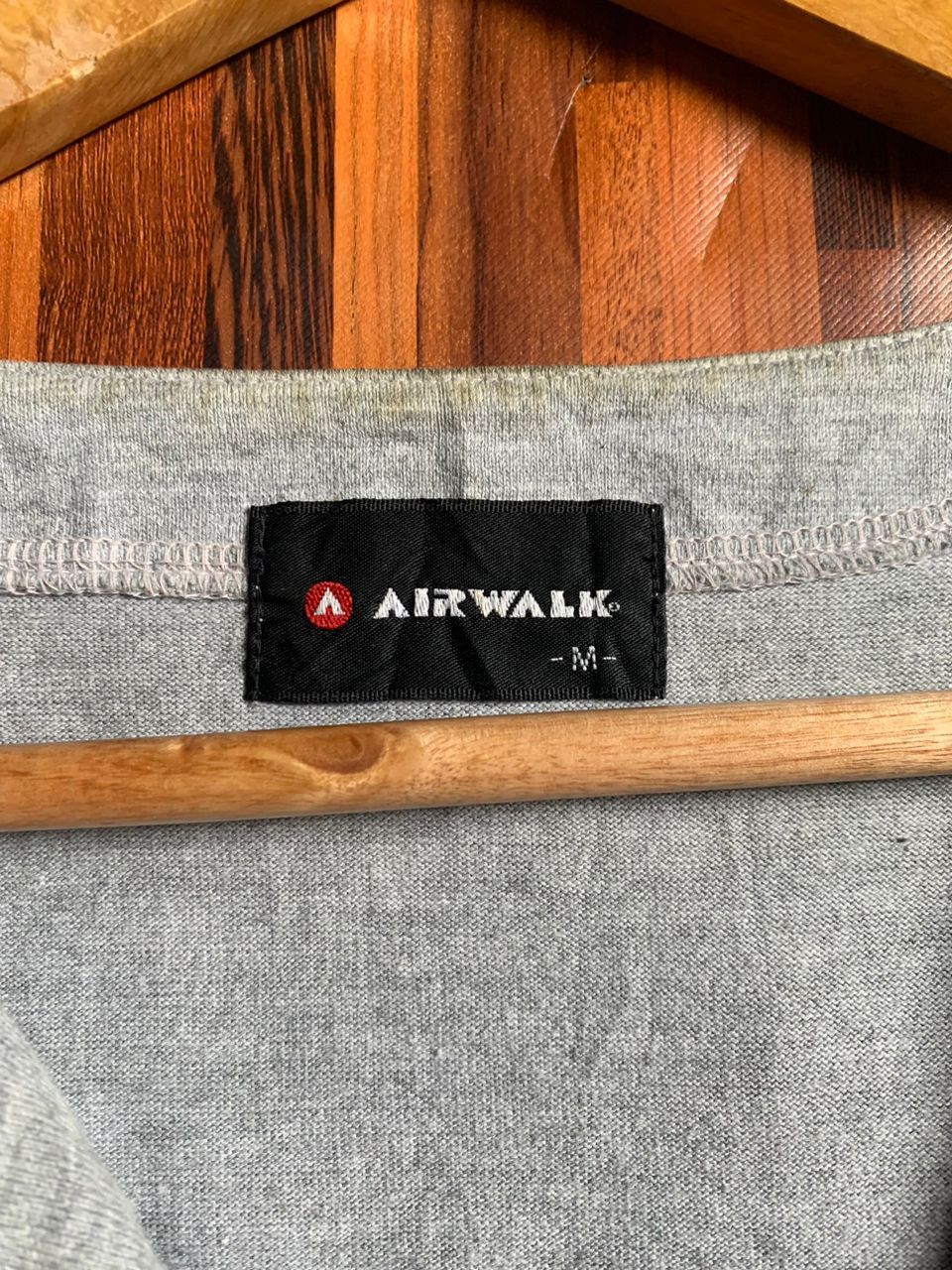 Vintage Vintage Airwalk Spell Out Size US L / EU 52-54 / 3 - 4 Thumbnail