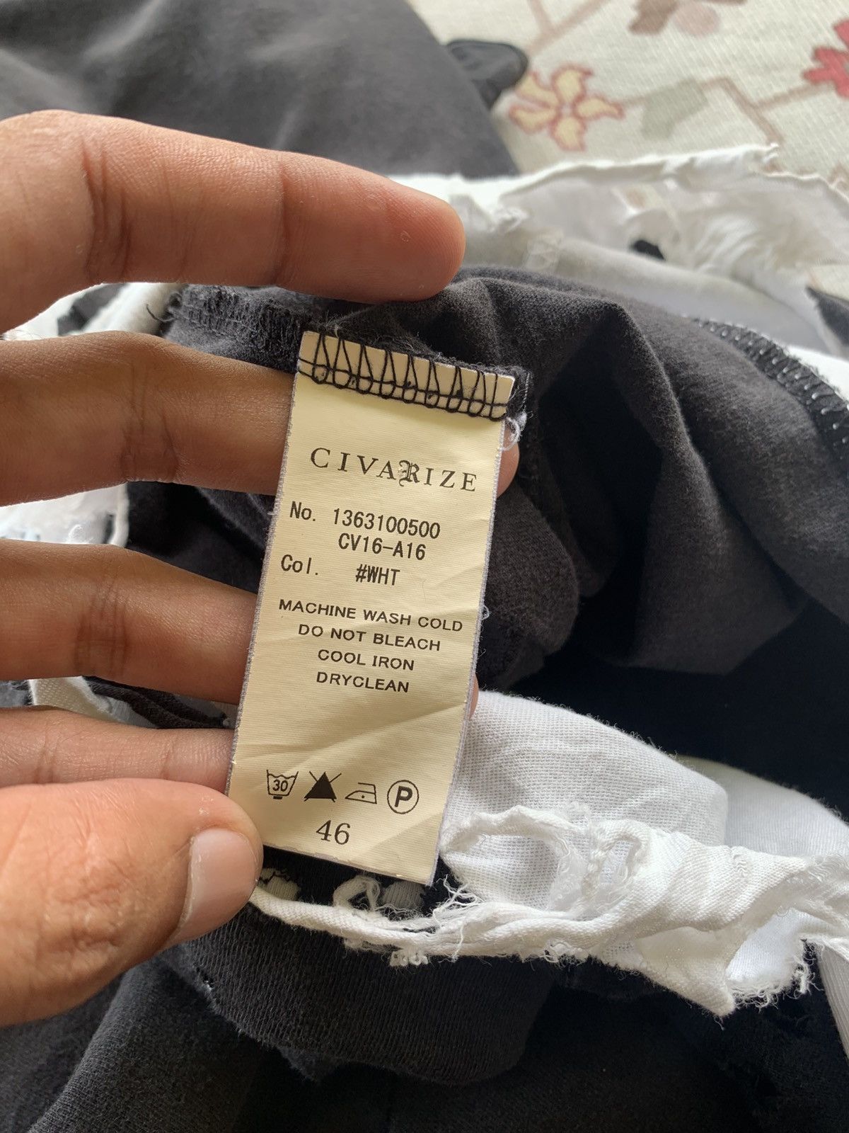 CIVARIZE CIVARIZE DESTROYED STYLE SLEEVELESS Size US S / EU 44-46 / 1 - 6 Thumbnail