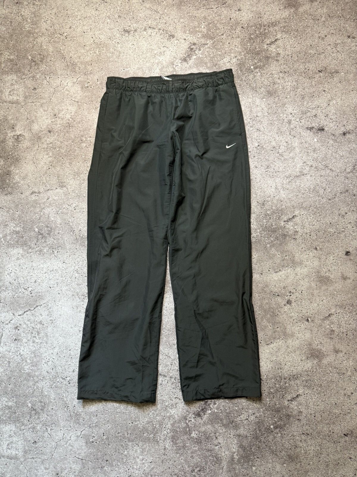 Nike × Vintage Vintage Nike Nylon Sweatpants 90s Y2K Size US 32 / EU 48 - 1 Thumbnail