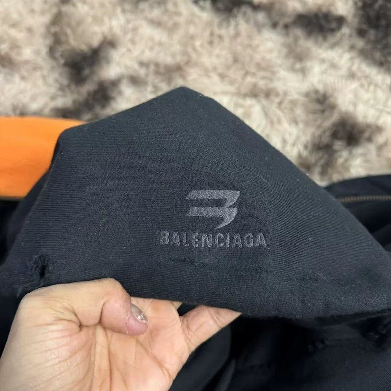 Balenciaga Balenciaga Do the old and destroy the hooded zipper Size US XXS / EU 40 - 3 Thumbnail