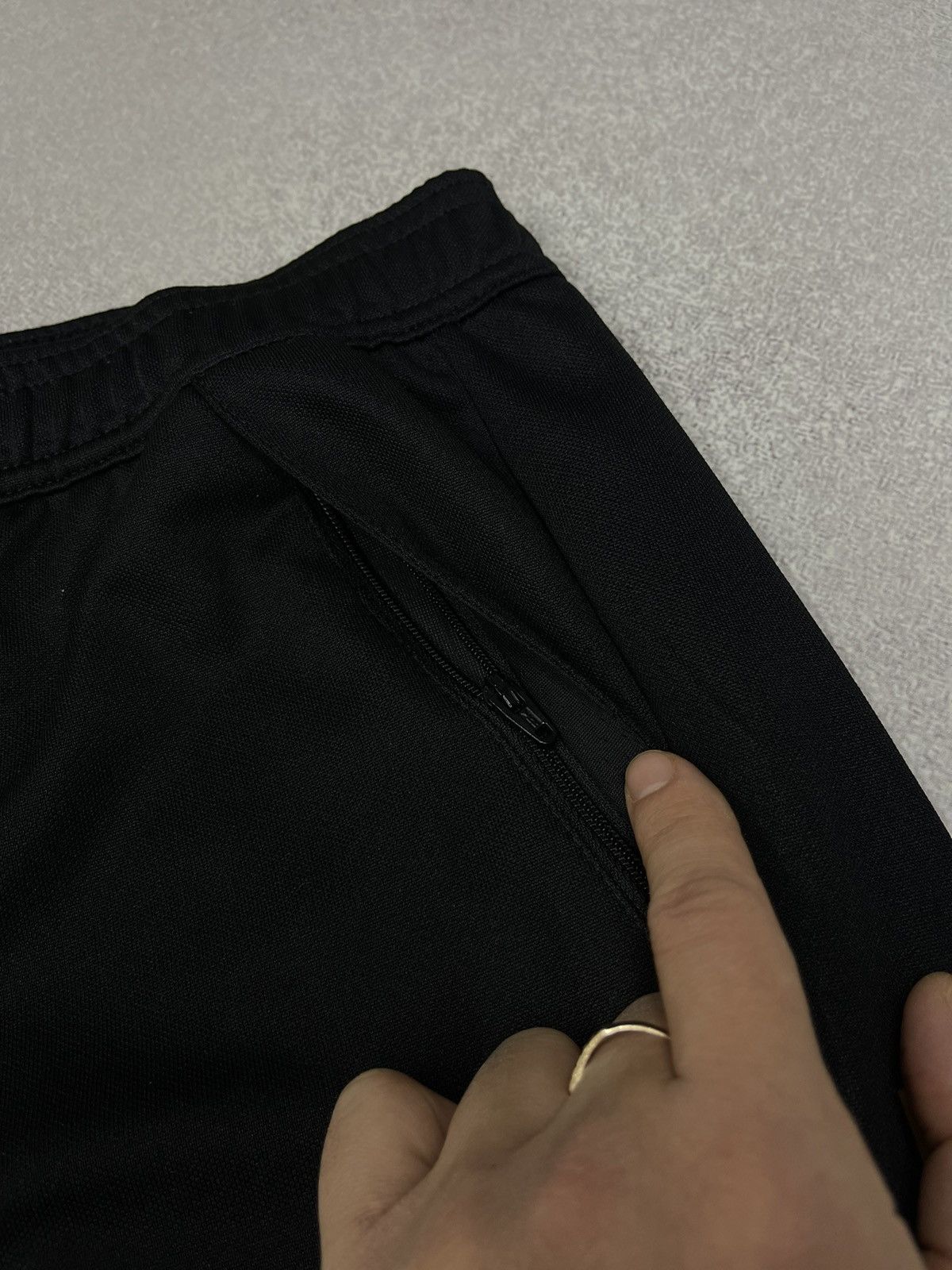 Adidas Mens Adidas Celtic Black Sweatpants Aeroready Soccer Jersey Size US 30 / EU 46 - 8 Thumbnail