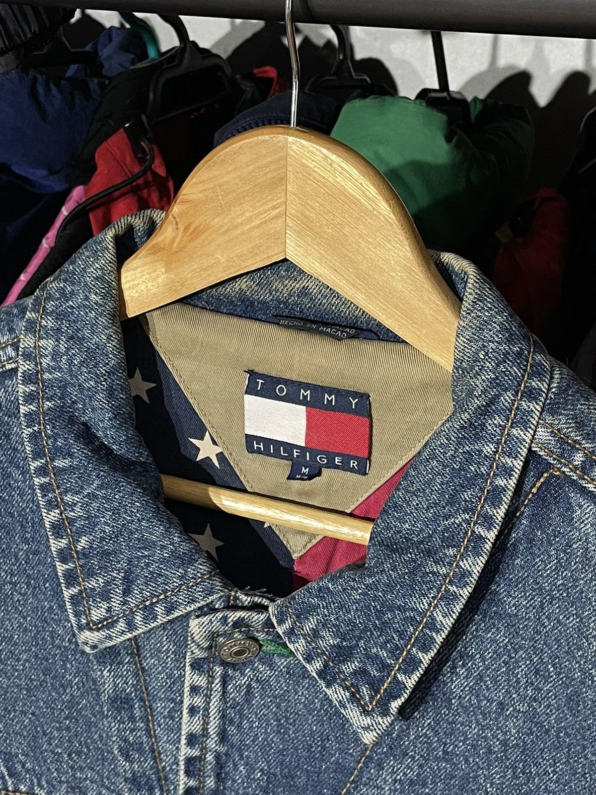 Japanese Brand × Tommy Hilfiger × Vintage Denim Jacket Tommy Hilfiger Big Flag 90’s Vintage Size US L / EU 52-54 / 3 - 10 Thumbnail