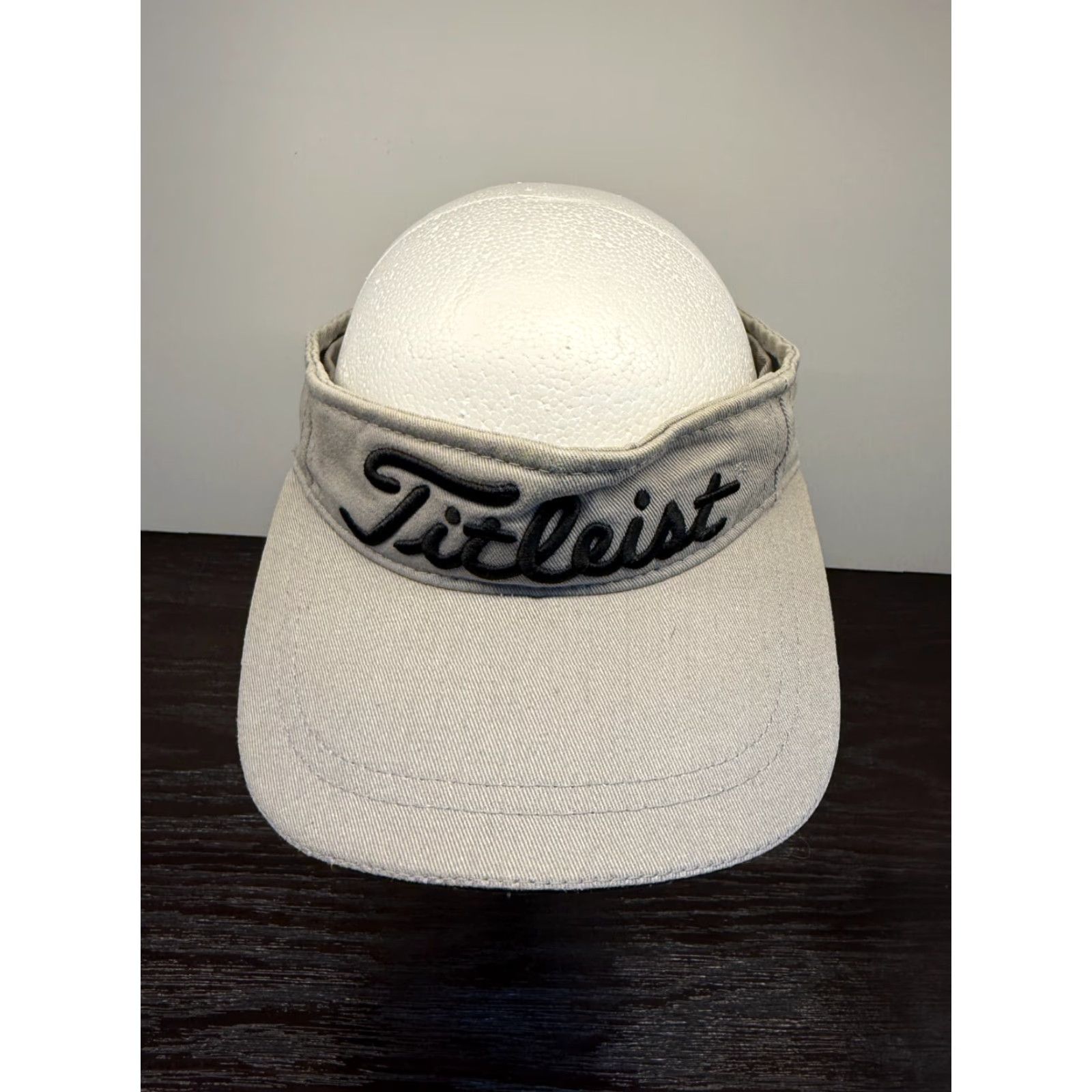 Titleist VINTAGE Titleist Men's Gray Cotton Adjustable Strapback Visor Hat Outdoor Sports Summer OSFM Size ONE SIZE - 2 Thumbnail