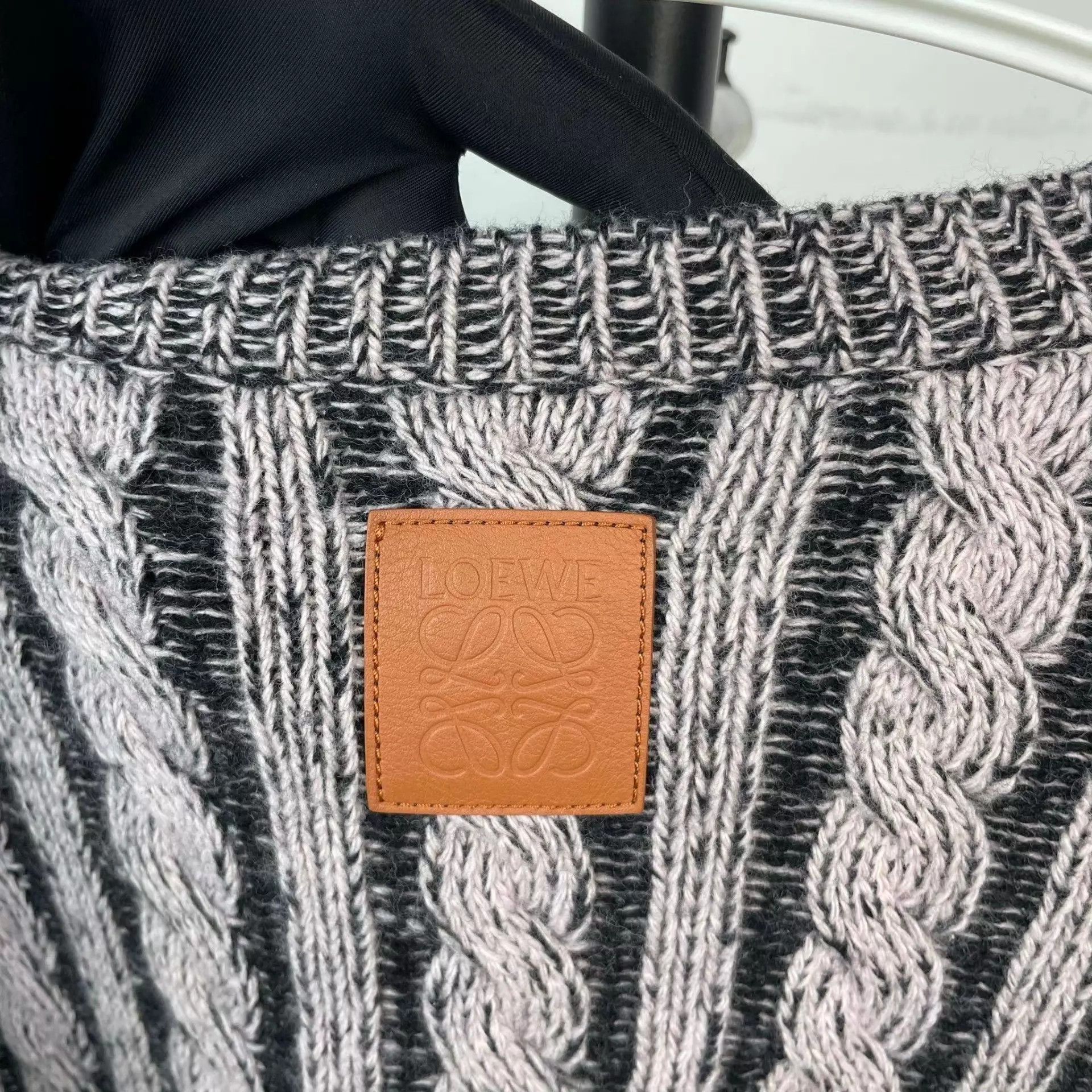 Loewe Loewe cashmere long-sleeve sweater Size XS / US 0-2 / IT 36-38 - 4 Thumbnail