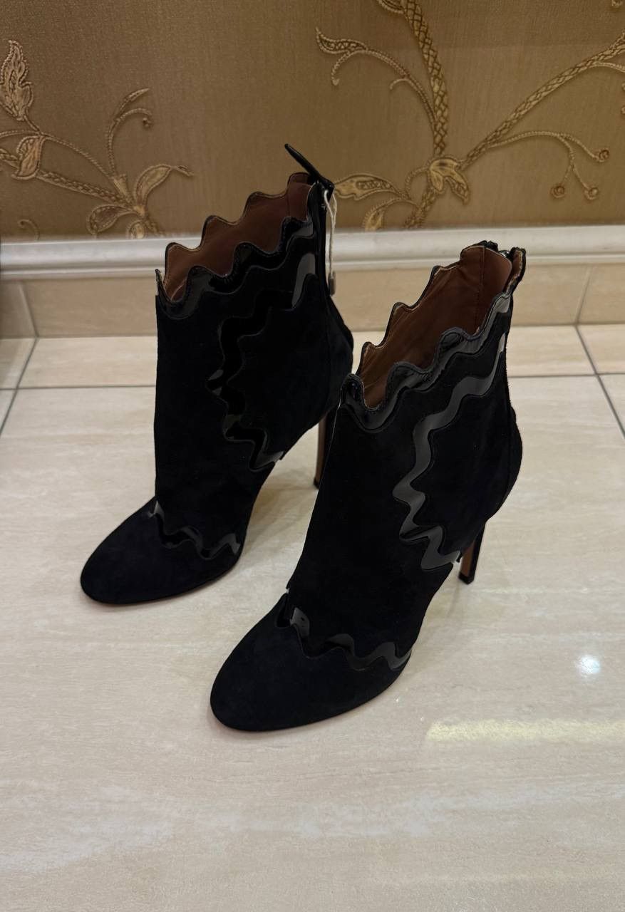 Alaia Alaia Womens Suede Peep Toe High Heel Ankle Boots Black Size Size US 5.5 / IT 35.5 - 4 Thumbnail