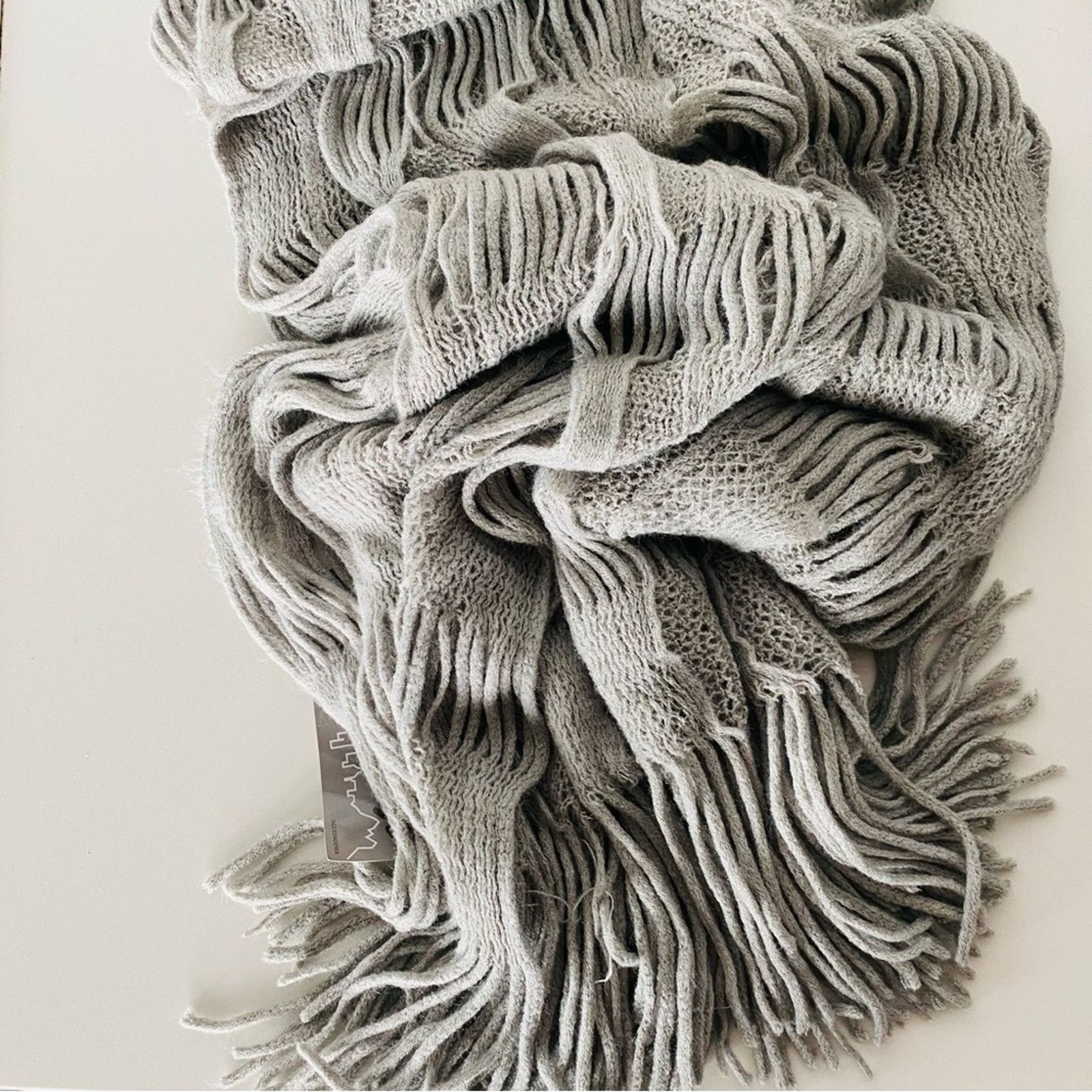 Nordstrom NEW NORDSTROM Grey Silver Chunky Open Knit Tassel Scarf Wrap Size ONE SIZE - 8 Thumbnail