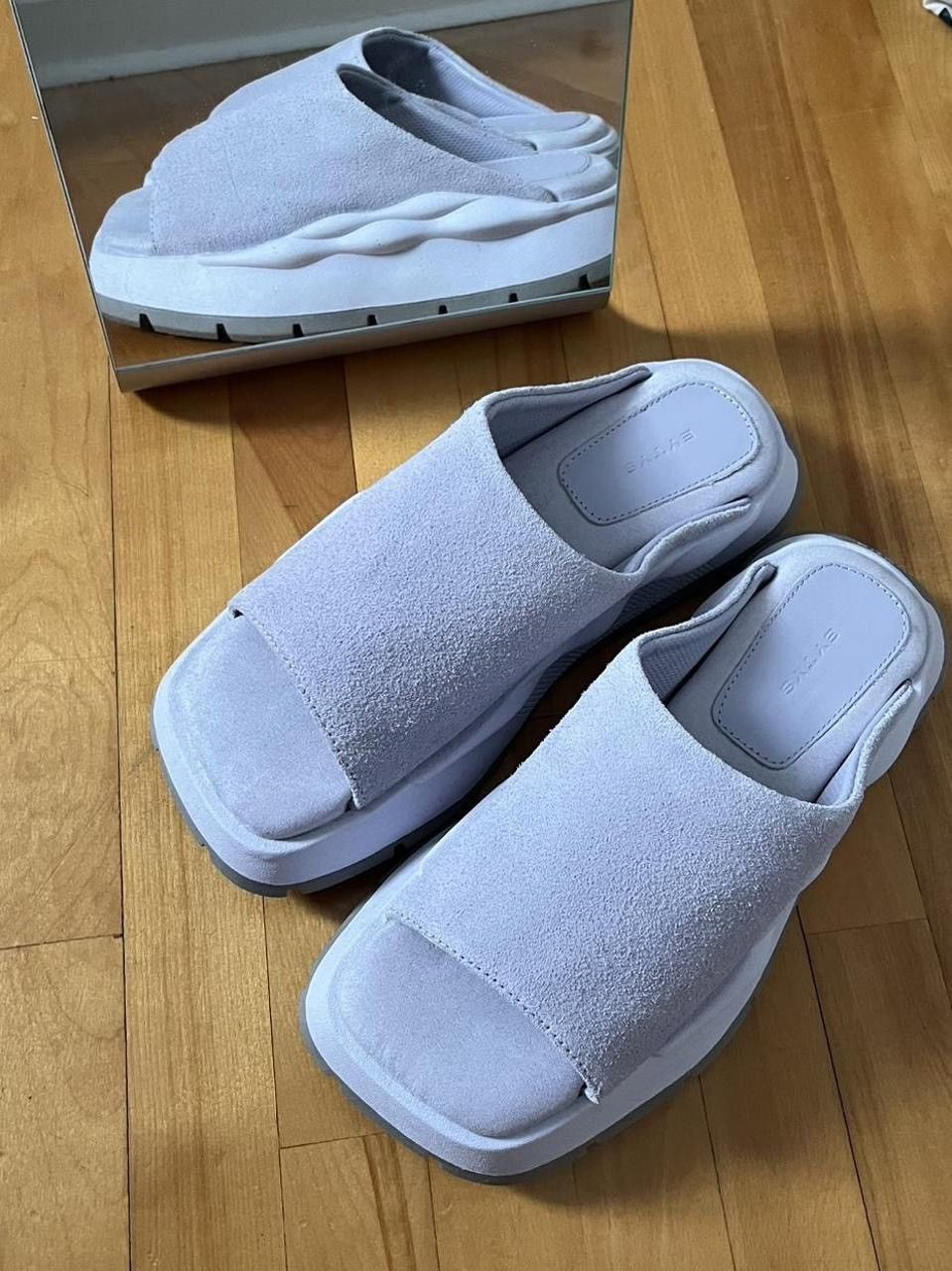 【関税込み】EYTYS オフホワイト Capri スライド Eytys Releases 
