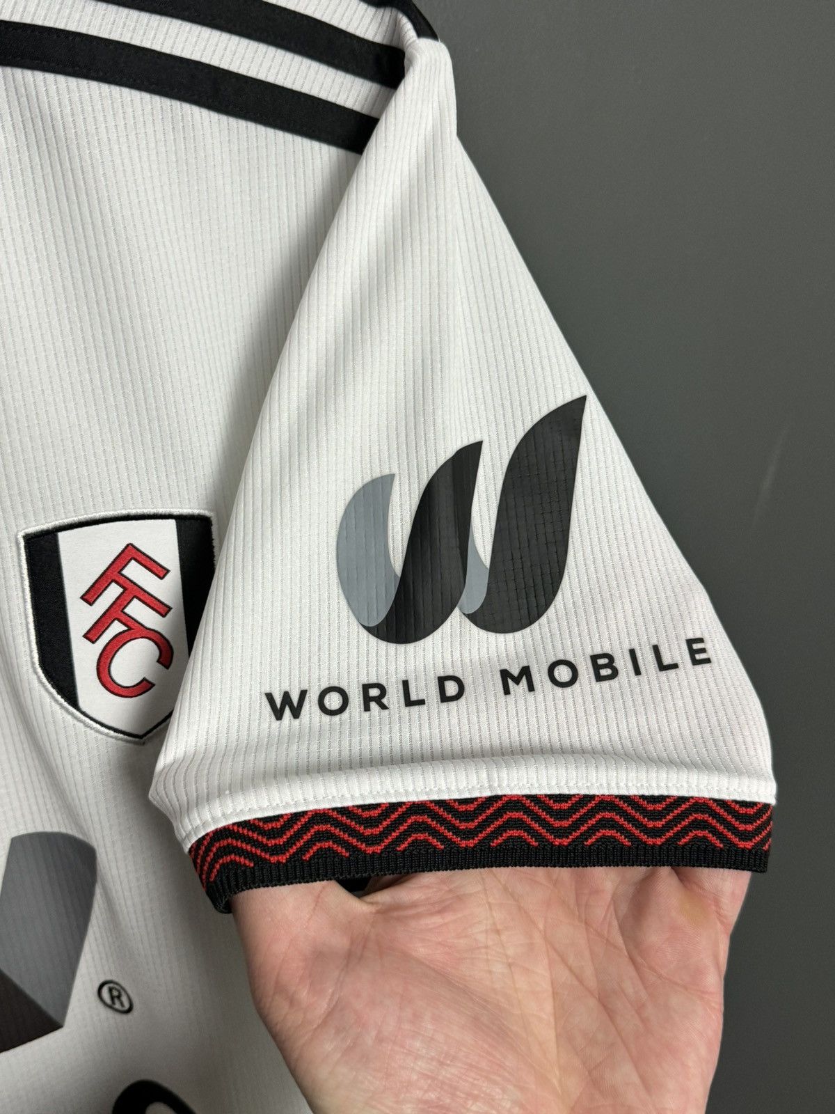 Adidas Fulham 22/23 Home Football Jersey Size US S / EU 44-46 / 1 - 5 Thumbnail