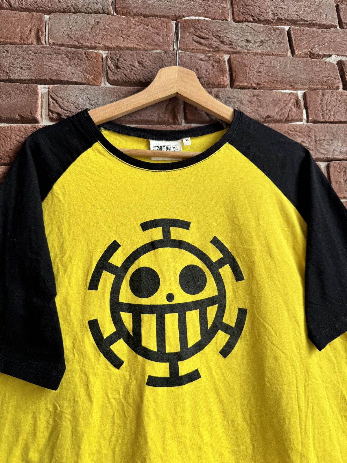 Anime Vintage One Piece Anime Hearts Pirate Trafalgar Law T shirt Size US XL / EU 56 / 4 - 3 Thumbnail