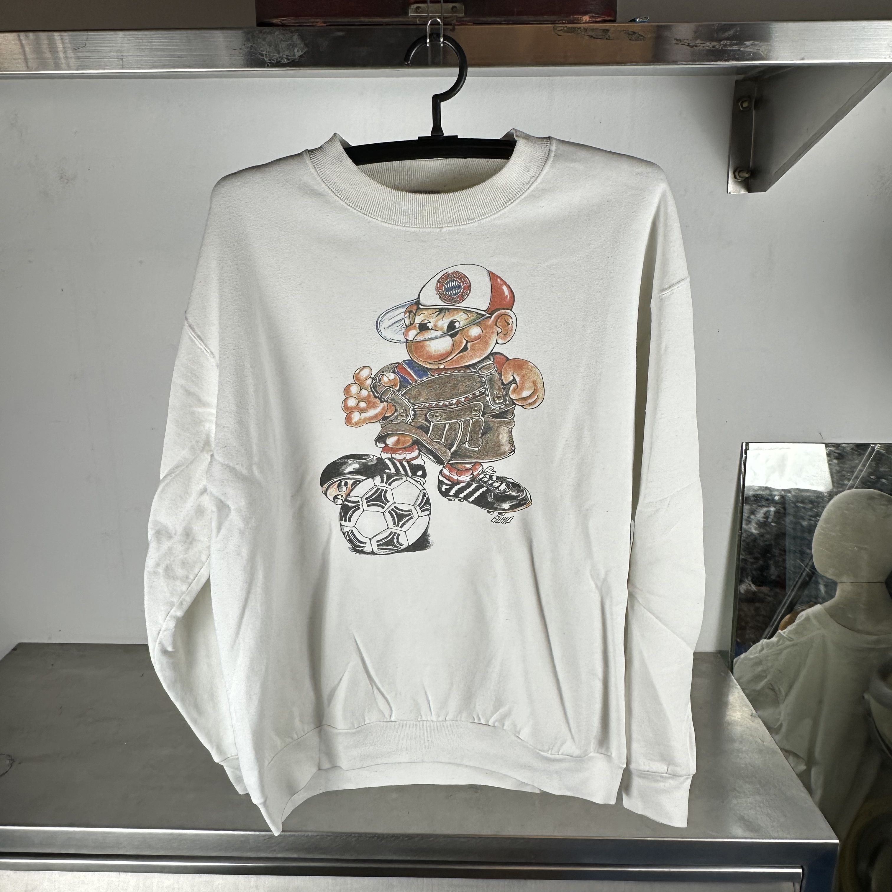 Vintage 90s FC Bayern Munich Soccer Graphic Sweatshirt T-Shirt Size US L / EU 52-54 / 3 - 1 Thumbnail
