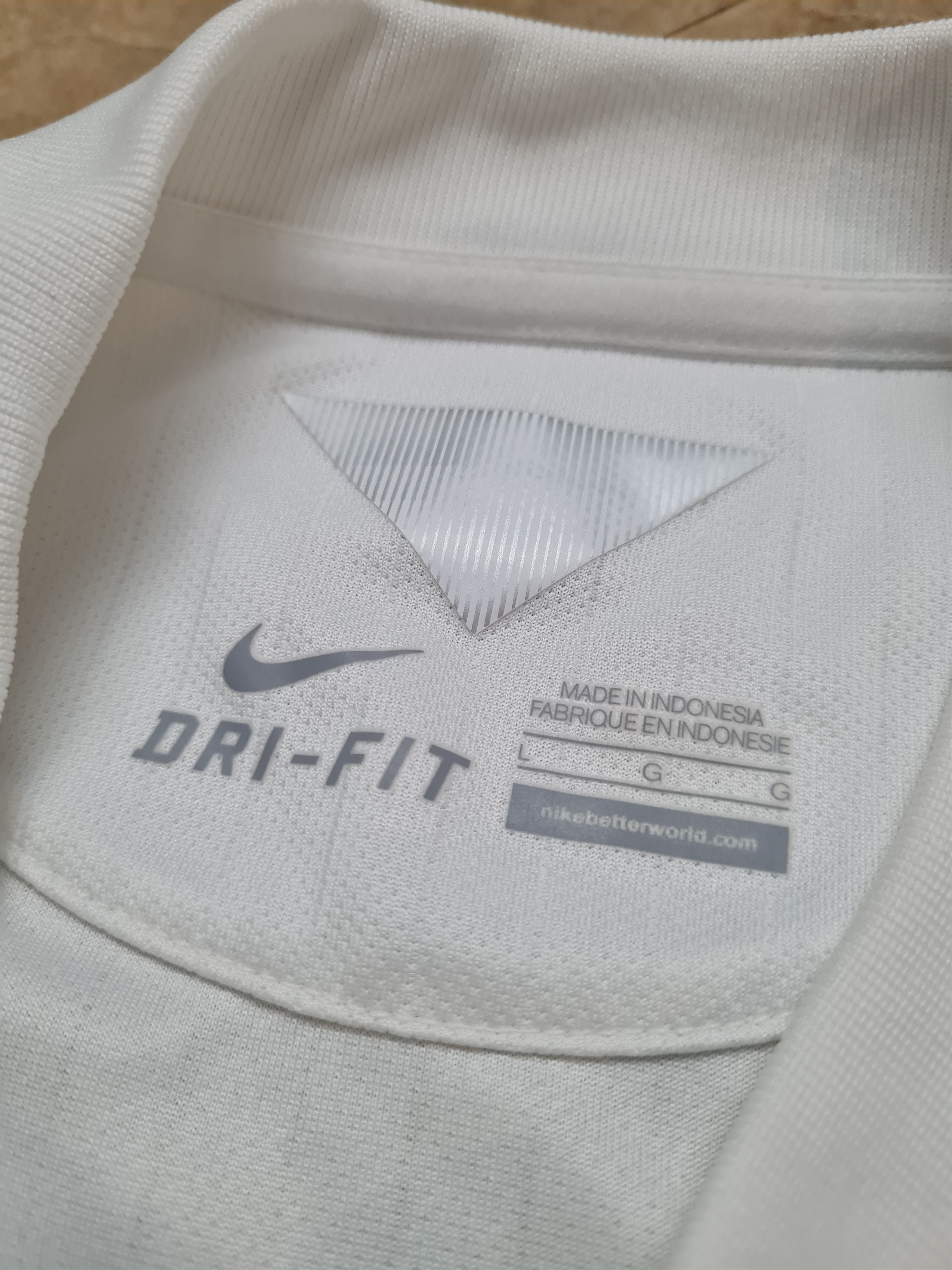 Nike Shirt England Home football jersey 2014/2016 Nike 588101-105 Size US L / EU 52-54 / 3 - 18 Thumbnail
