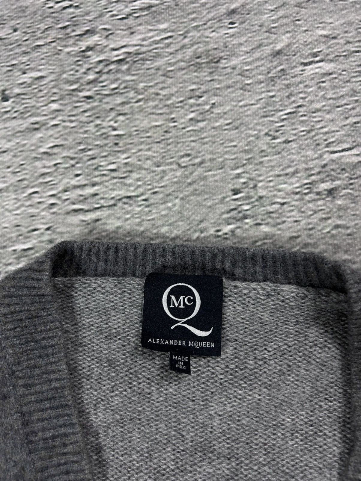 Alexander McQueen Alexander McQueen grey long sweater v neck Size US M / EU 48-50 / 2 - 2 Thumbnail