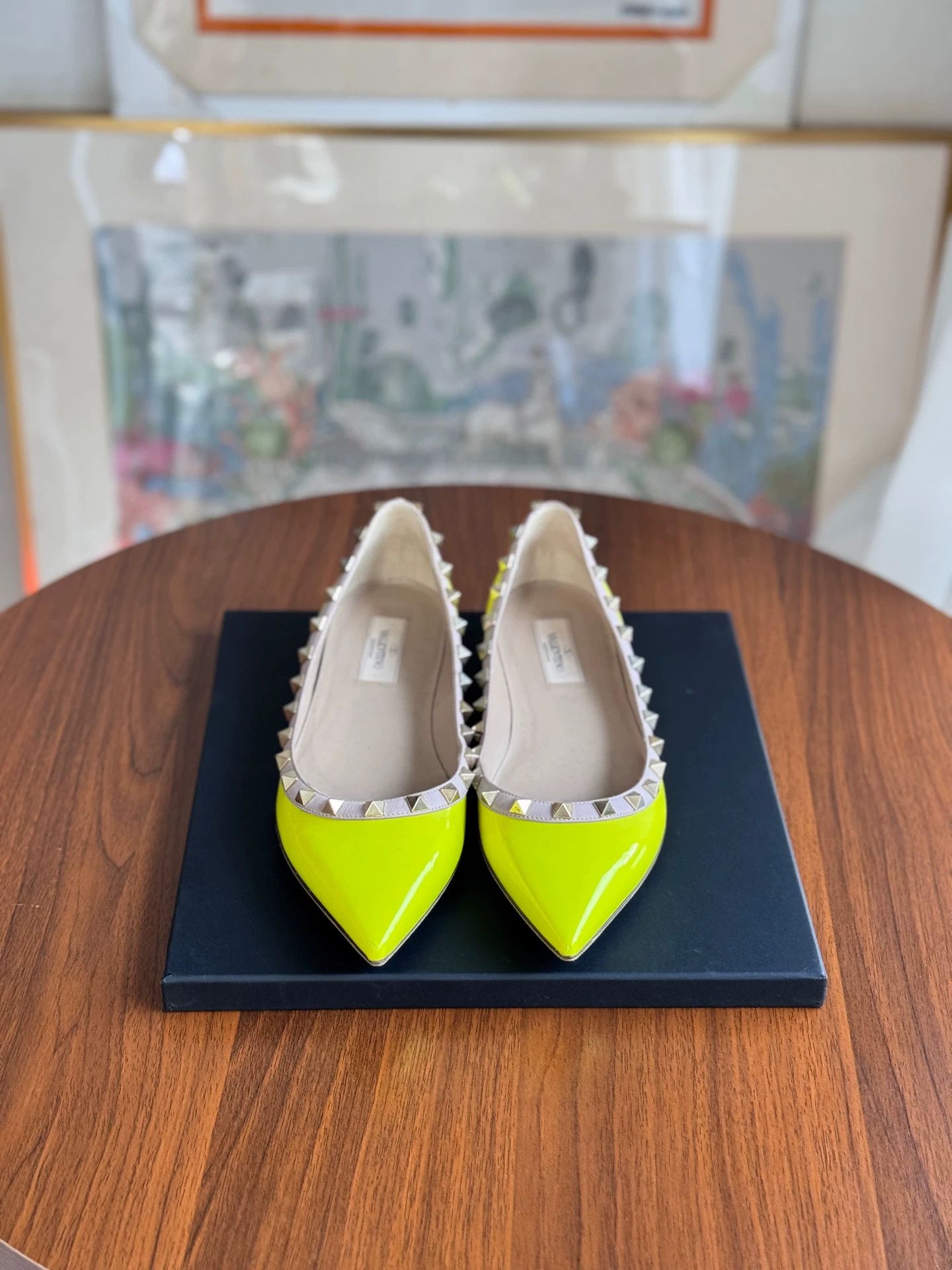 Valentino Valentino yellow patent leather stud flat shoes 38 Size US 7 / IT 37 - 1 Thumbnail