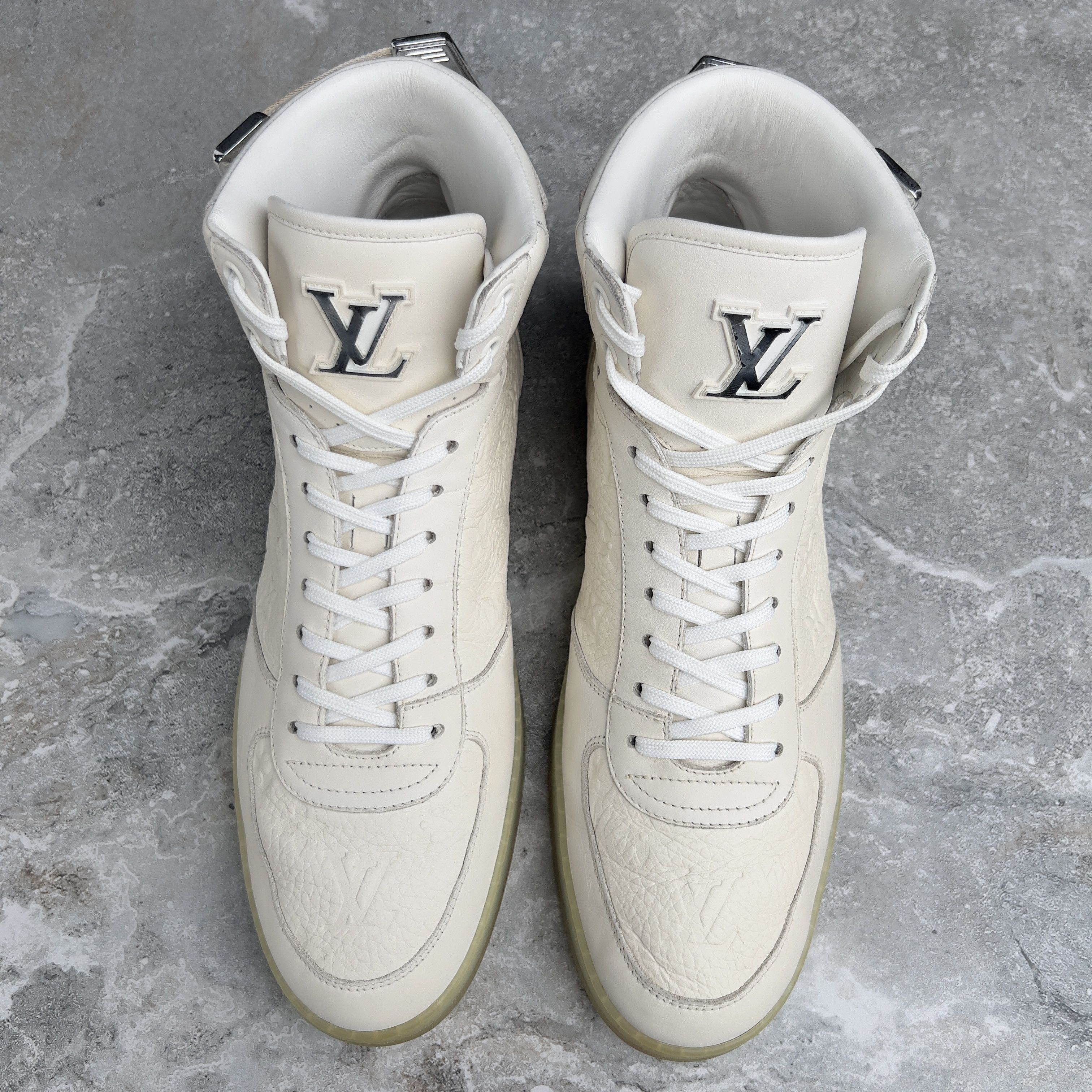 Louis Vuitton Louis Vuitton Rivoli Monogram High Sneaker Leather Size US 10.5 / EU 43-44 - 4 Thumbnail