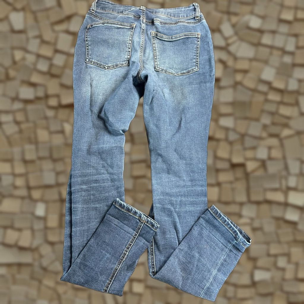 Vintage Maurices Jeans Womens Size Small Blue Denim Distressed Regular Pockets Skinny Inseam 32 in Mid Rise 8.5-10.5 in Size 28" / US 6 / IT 42 - 1 Thumbnail