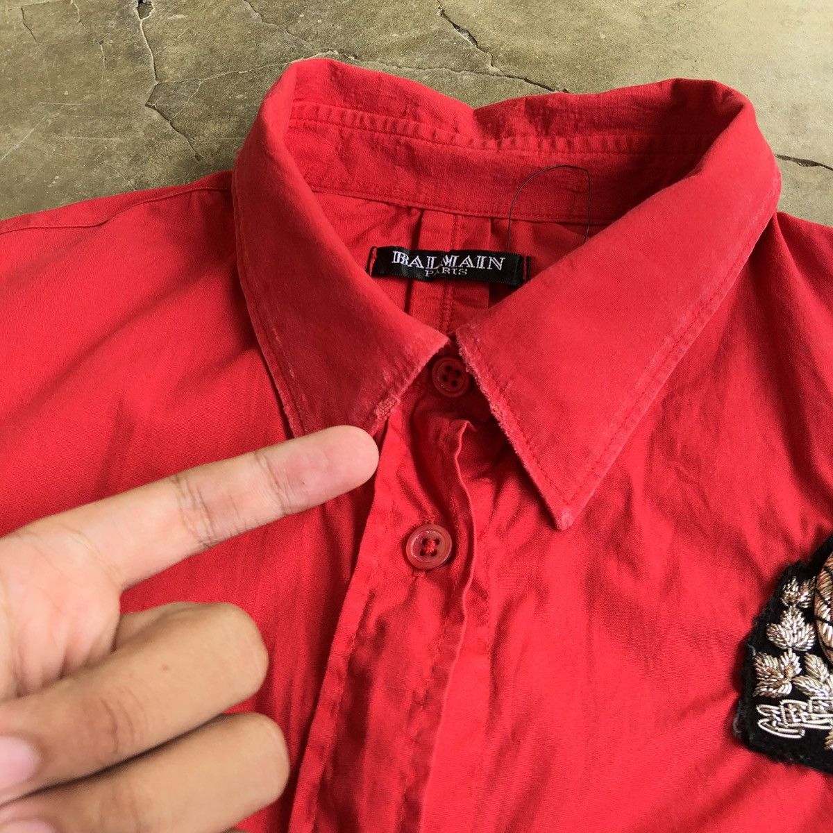 Balmain 🇫🇷 Balmain Paris Red Button Down “B” Patch Logo Luxury Size US M / EU 48-50 / 2 - 7 Thumbnail