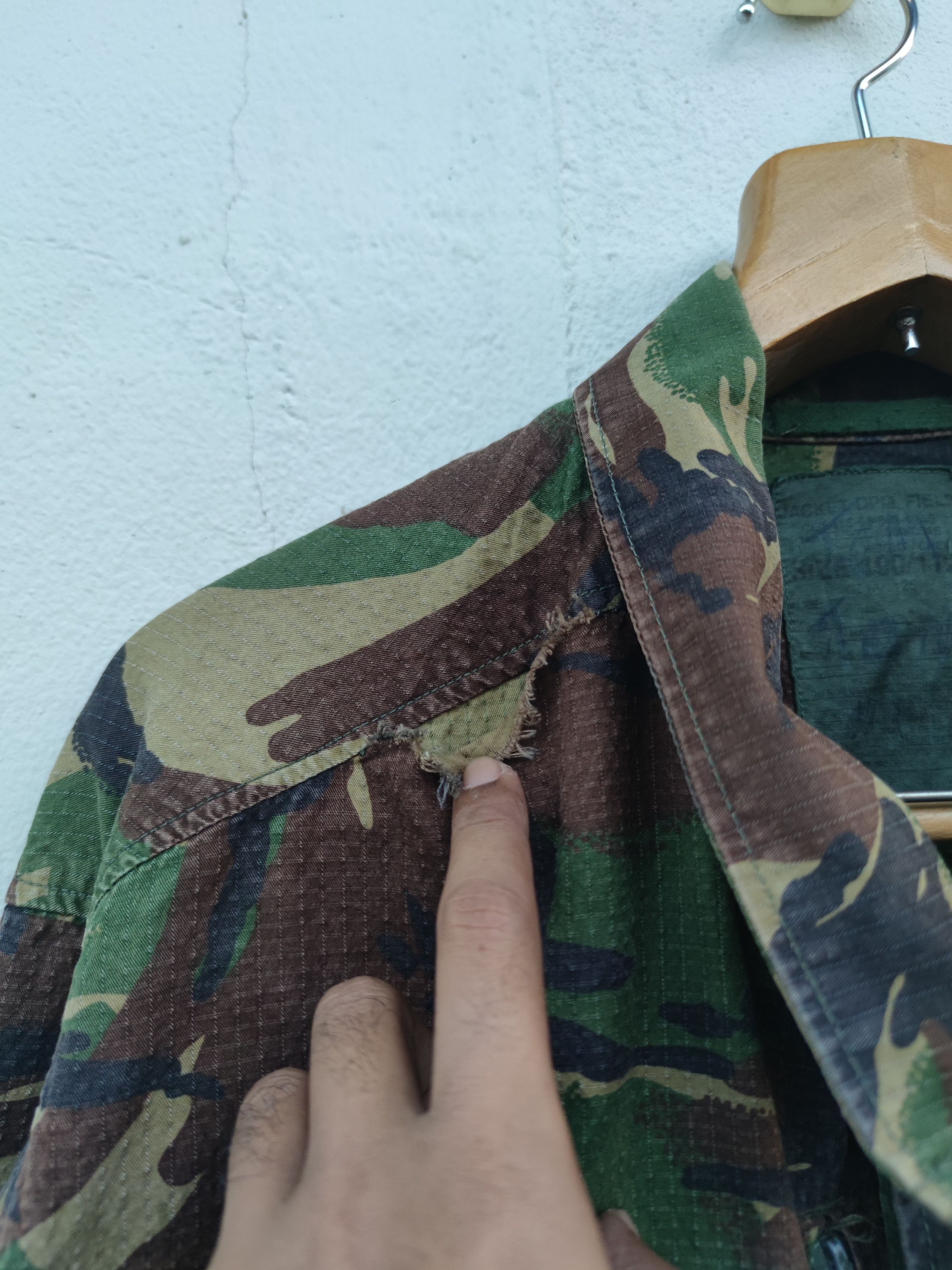 Vintage Vintage British Army DPM Camouflage Jacket Size US XL / EU 56 / 4 - 6 Thumbnail