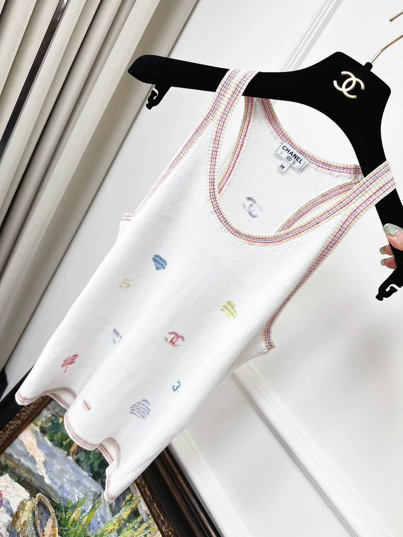 Chanel Chanel 21C White Butterfly Camellia Logo Pattern Knitted V Size XS / US 0-2 / IT 36-38 - 2 Thumbnail