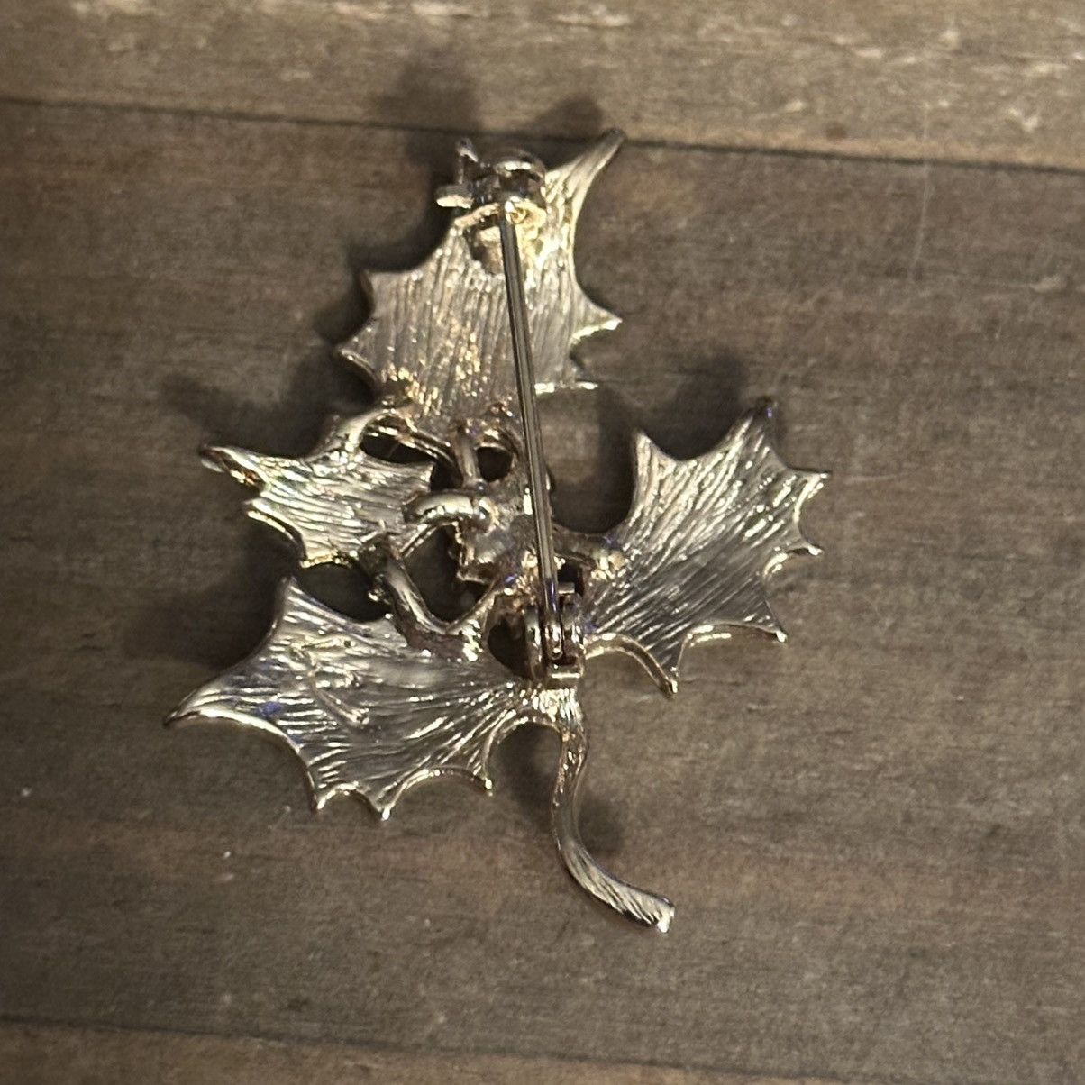 Vintage Vintage Christmas Holly leaves and berries brooch Size ONE SIZE - 3 Thumbnail