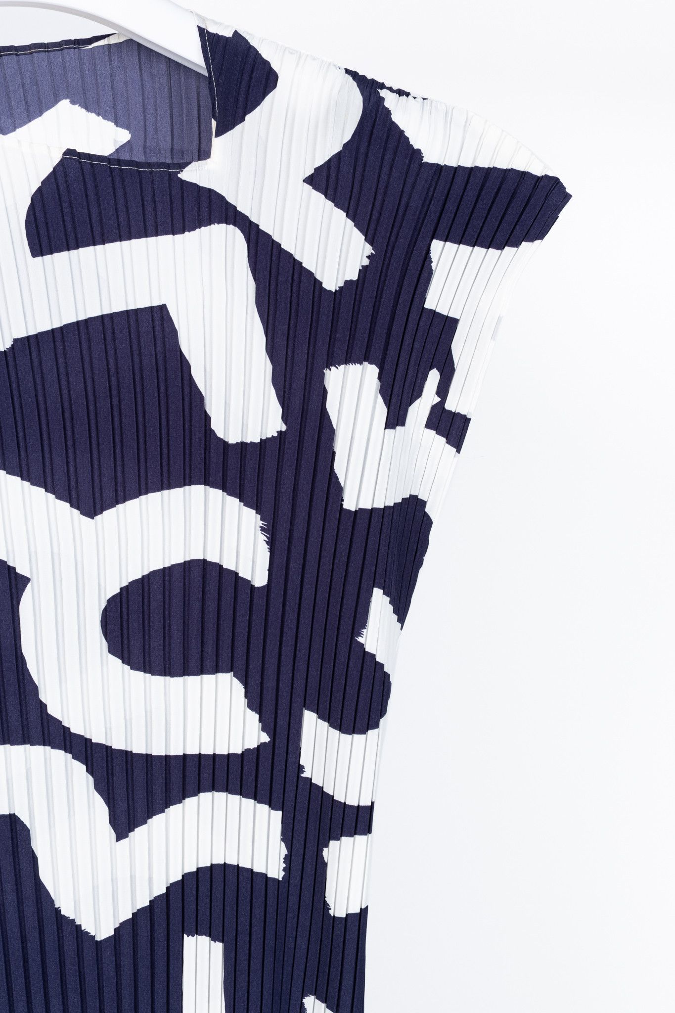 Issey Miyake Issey Miyake AW20 Accordion Pleated Geometric Maxi Dress Size ONE SIZE - 4 Thumbnail