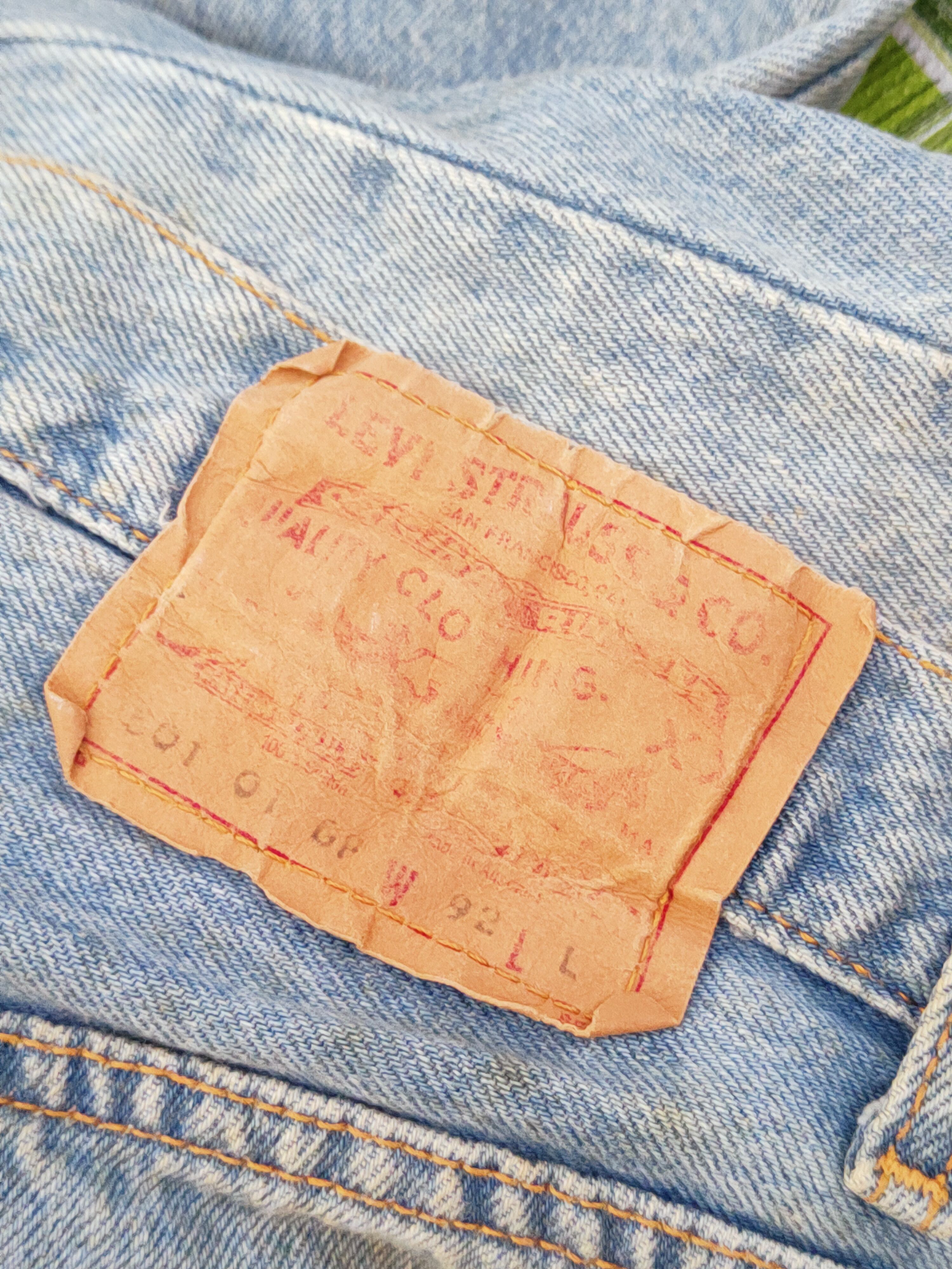 Levi's Levi's Blue Faded vintage Distressed Ripped Jeans #W703 Size US 35 - 14 Thumbnail