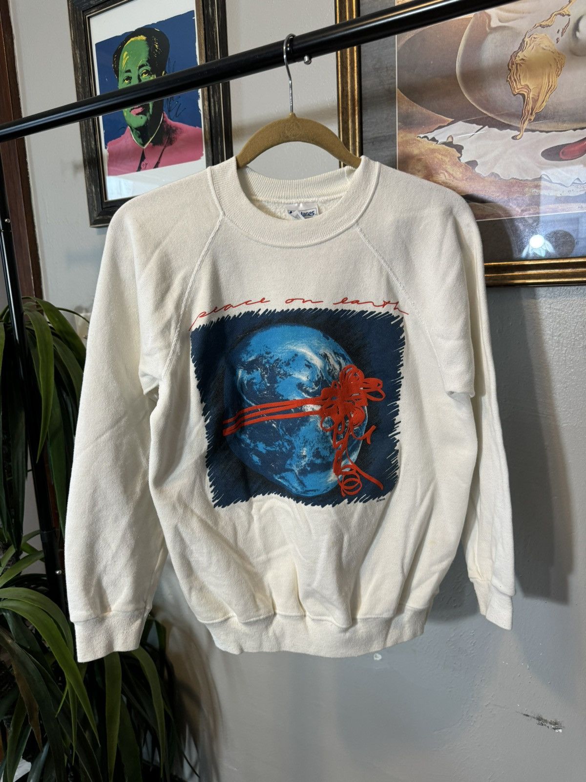 Vintage Vintage Peace On Earth Sweatshirt Size US M / EU 48-50 / 2 - 1 Thumbnail