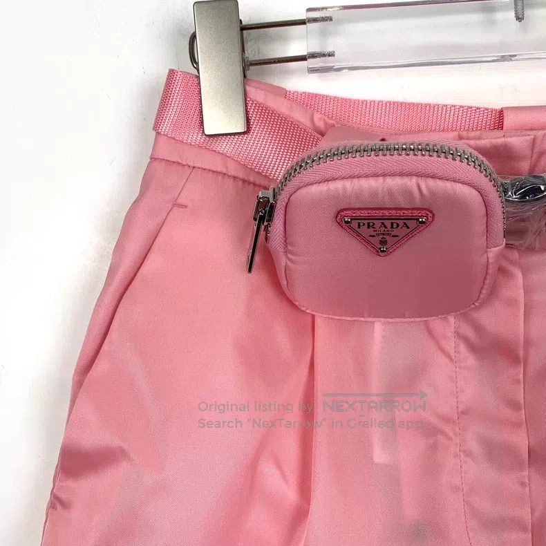 Prada Prada Pink triangle waist bag casual shorts Size 25" / US 0 / IT 36 - 3 Thumbnail