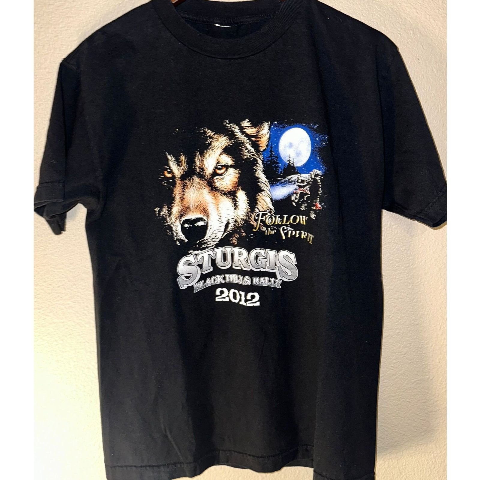 Gildan 👕 Sturgis Wolf Graphic Black T-Shirt Size Large Size US L / EU 52-54 / 3 - 1 Thumbnail