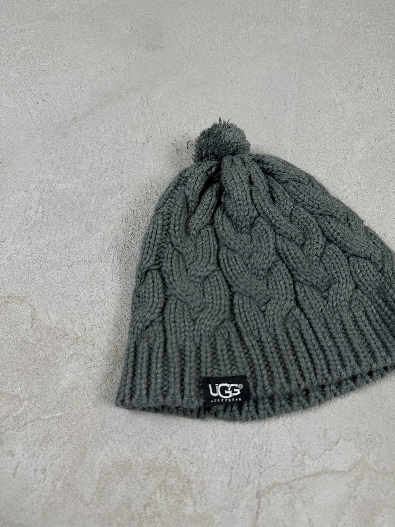 Ugg Vintage UGG Australia Wool Cable Knit Beanie Hat Size ONE SIZE - 2 Thumbnail