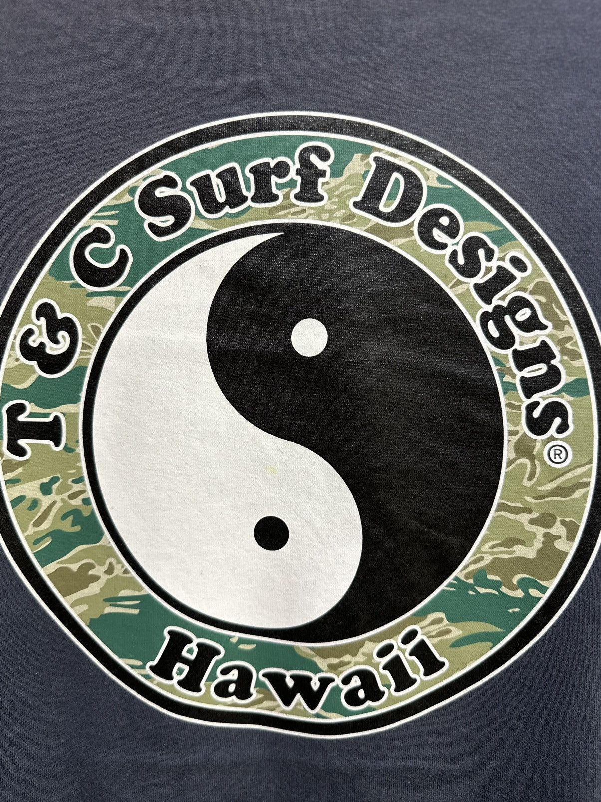 Vintage Thrashed Vintage 90s T&C Surf Design Sun Faded Tee Size US L / EU 52-54 / 3 - 2 Thumbnail