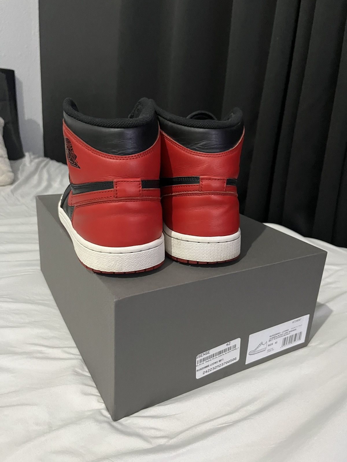 Jordan Brand × Nike Jordan 1 bred Size US 11 / EU 44 - 7 Thumbnail