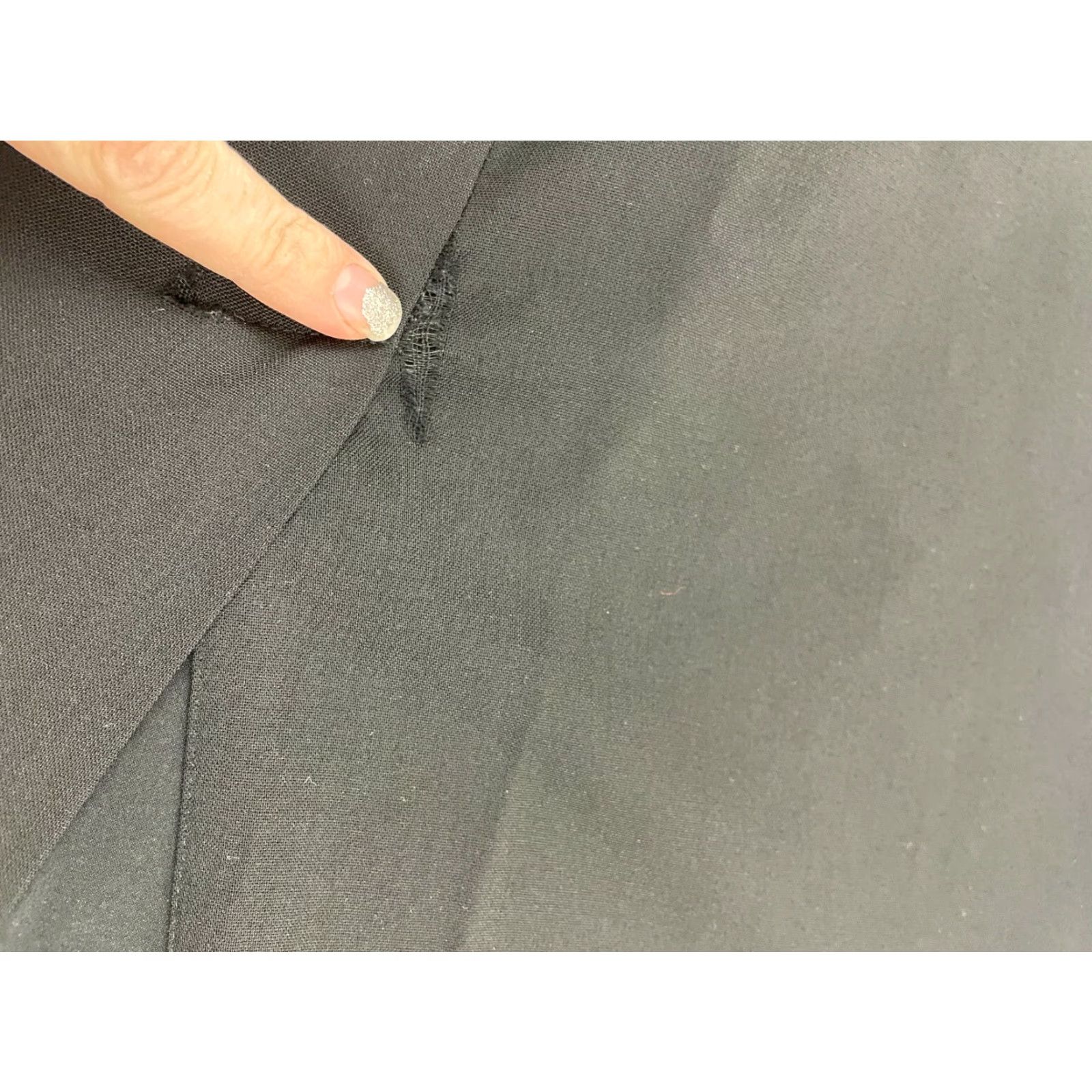 Banana Republic Banana Republic Skirt Pencil Straight Cut Black Size 4 Wool Blend Back Slit Womens Short Casual Party/Cocktail Vintage No Size 27" / US 4 / IT 40 - 7 Thumbnail