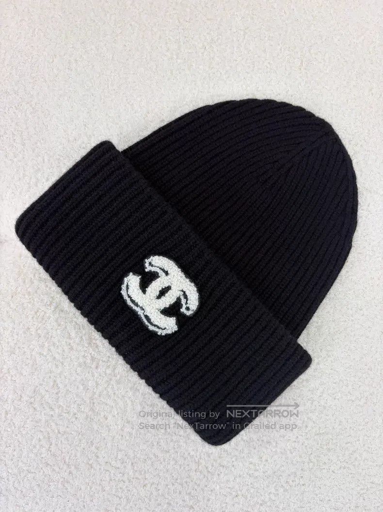 Chanel Chanel Cartoon double c new knitted cold hat Size ONE SIZE - 1 Thumbnail