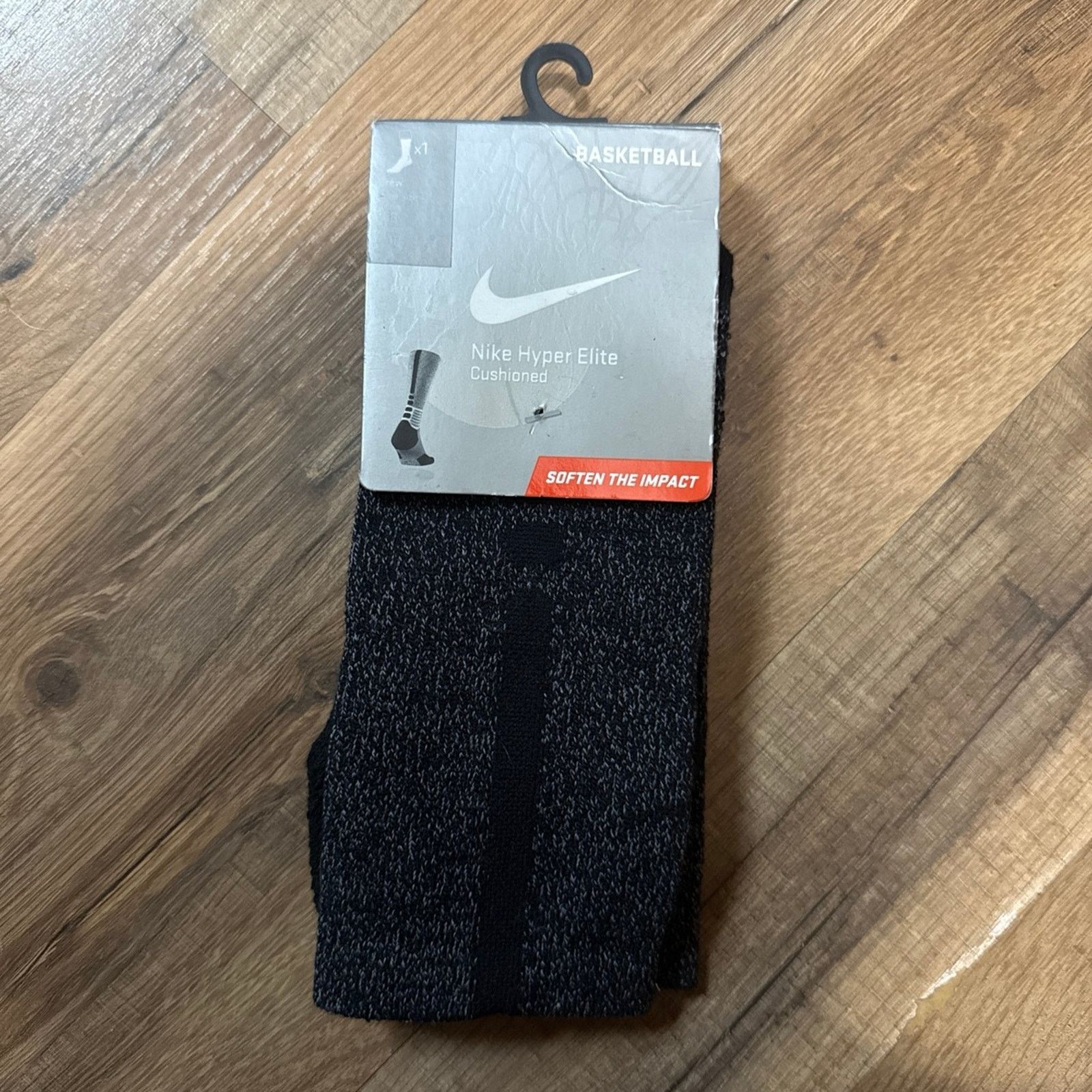 Nike 2015 Nike Hyper Elite Cushioned Basketball Crew Socks Size ONE SIZE - 1 Thumbnail