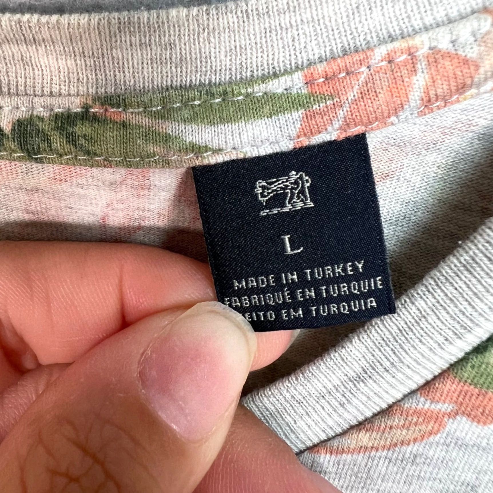Allsaints VINTAGE AllSaints Women's T-Shirt Size Large Gray Tropical Leaf Floral Print Crew Neck Short Sleeve Cotton Summer Fall Women Size L / US 10 / IT 46 - 4 Thumbnail